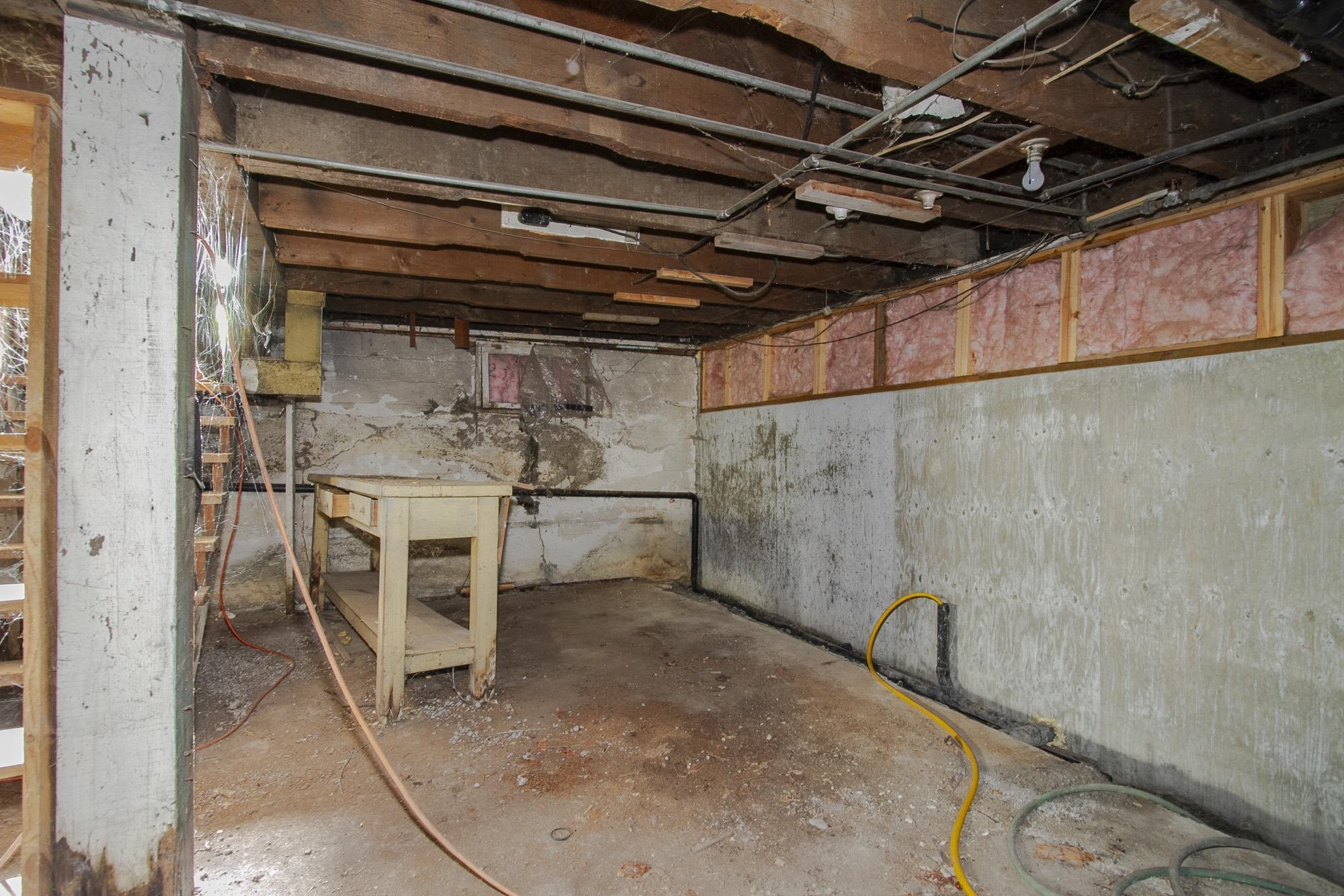 558 E 1st Ave - Photo 27