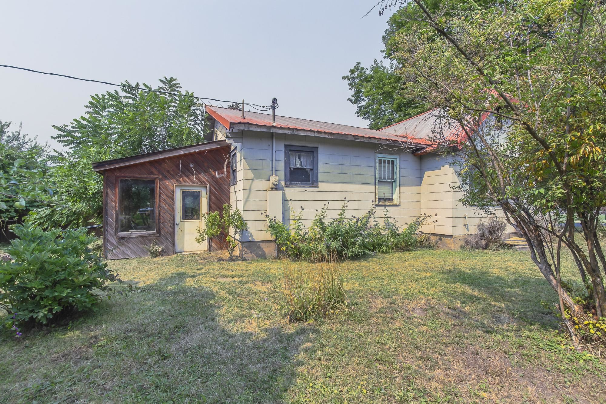 558 E 1st Ave - Photo 35