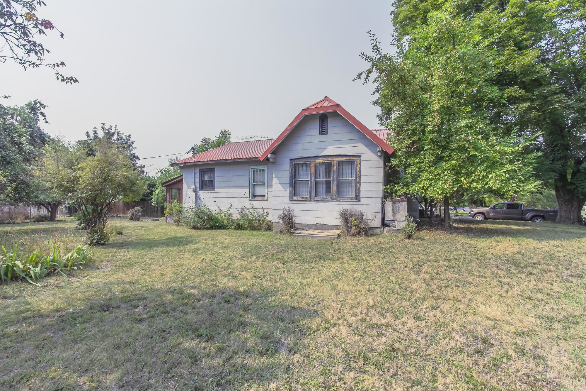 558 E 1st Ave - Photo 36