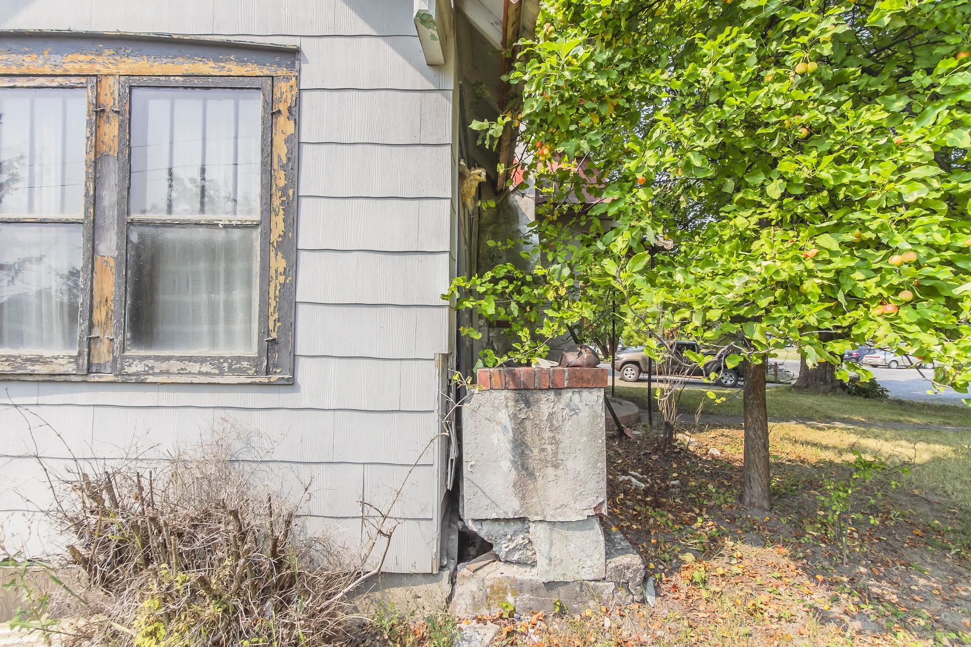 558 E 1st Ave - Photo 37
