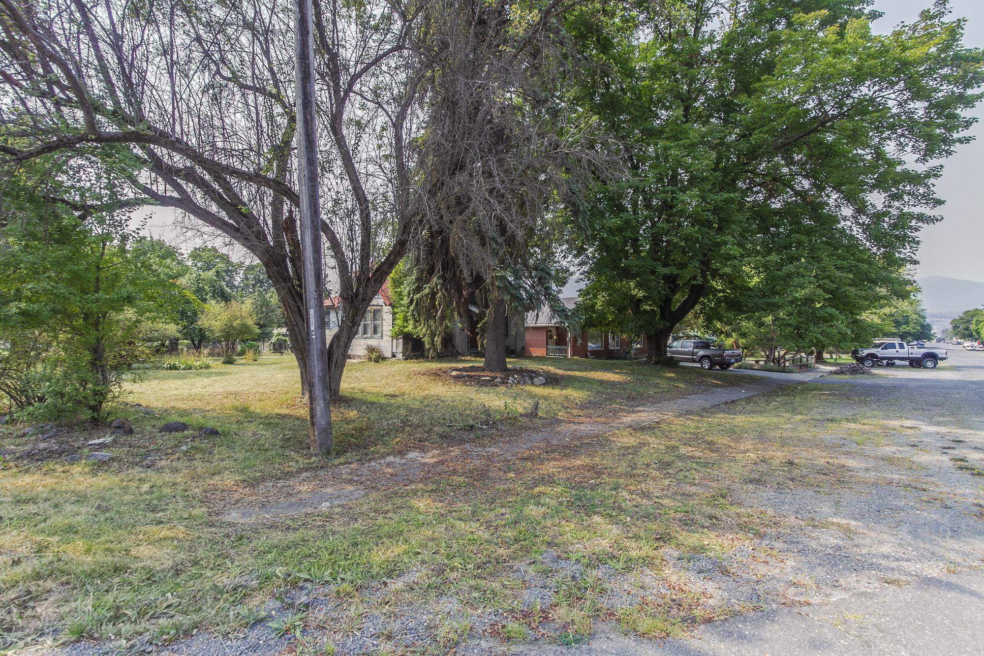 558 E 1st Ave - Photo 38