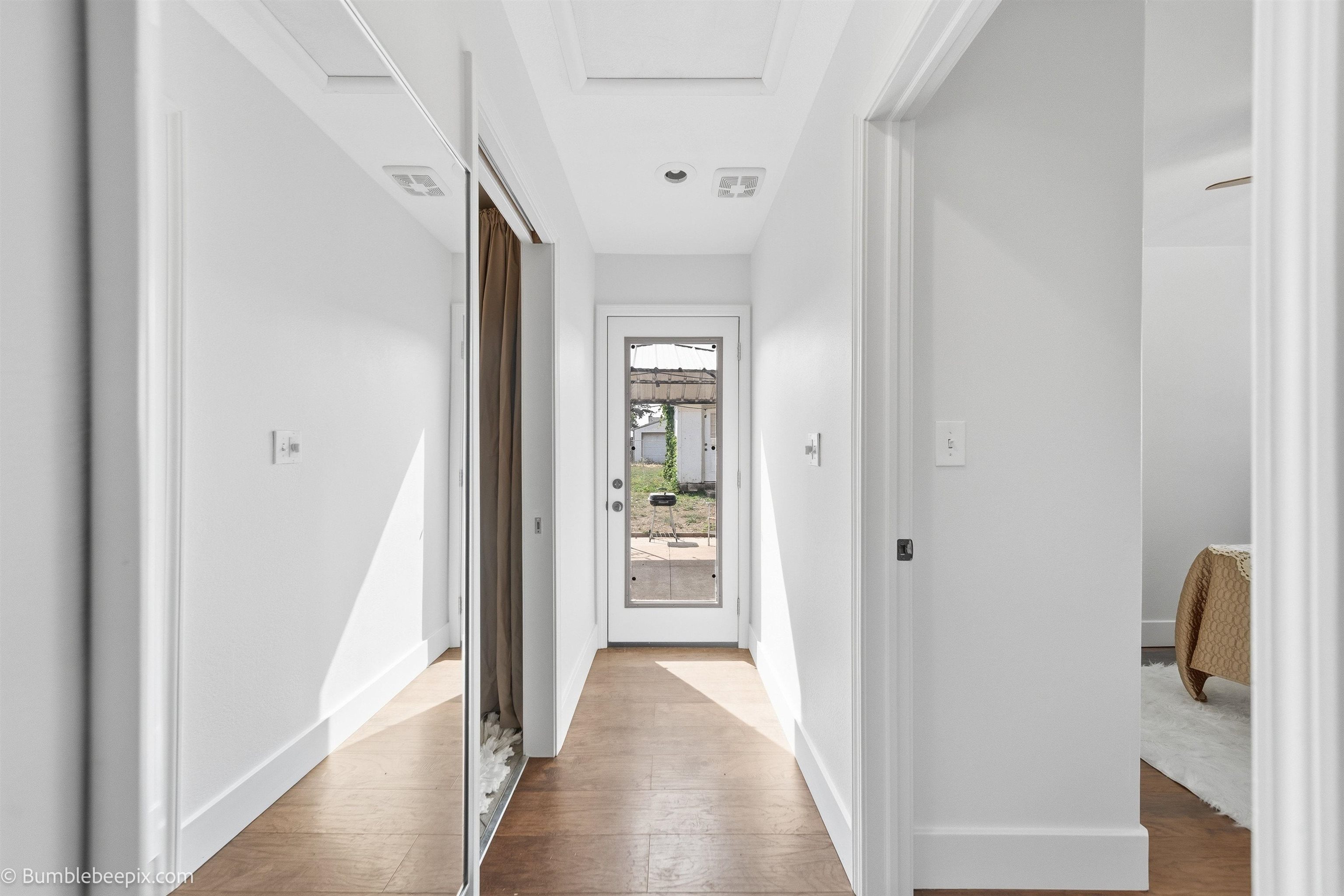 3832 E Bridgeport Ave - Photo 9