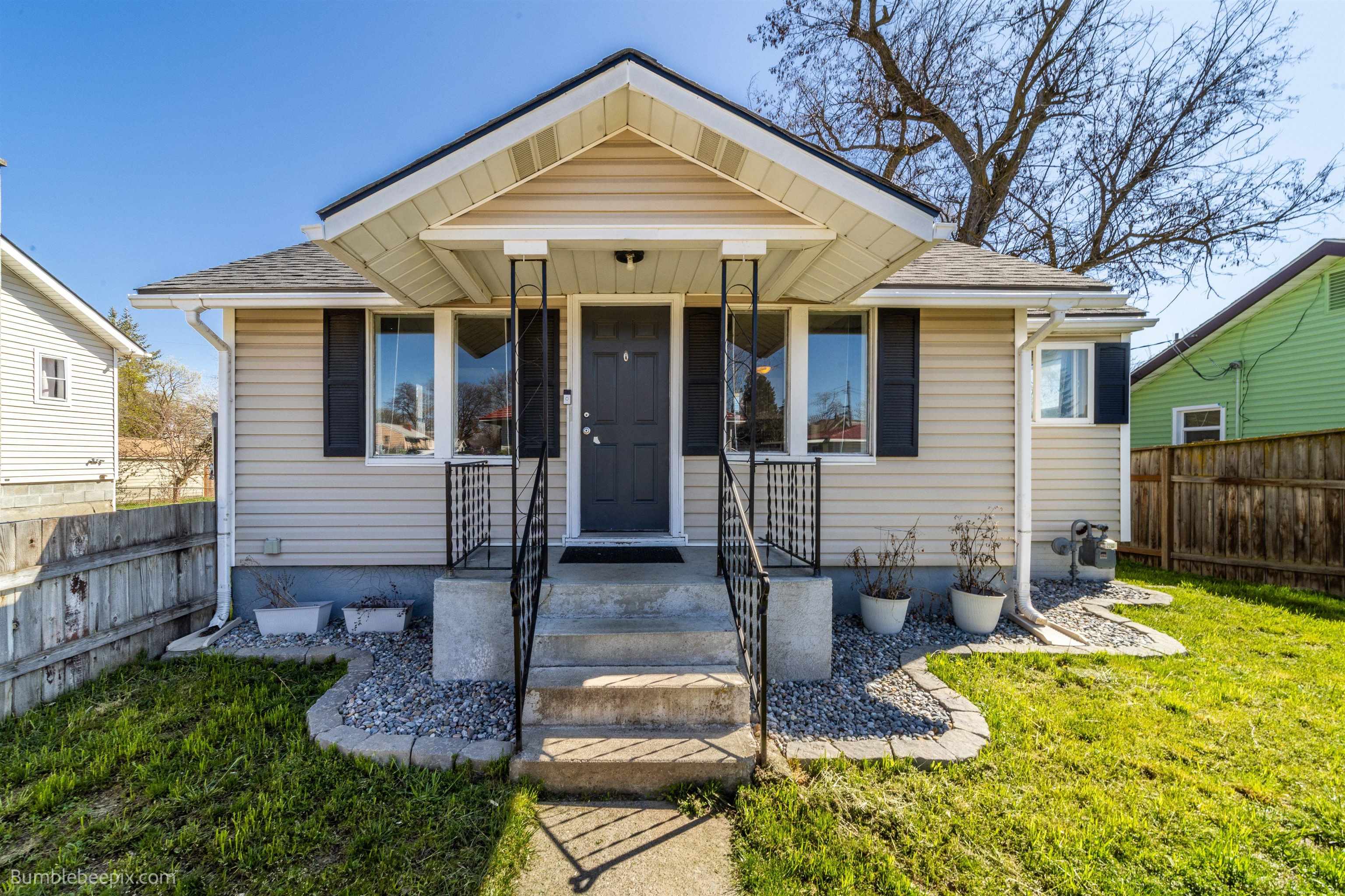 4718 N MAGNOLIA St - Photo 2