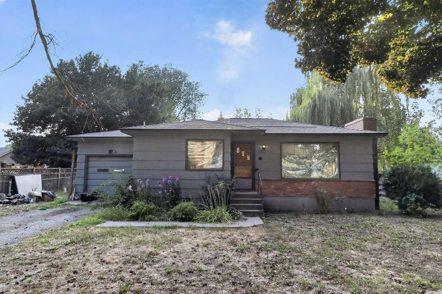 760 Kalmia St - Photo 1