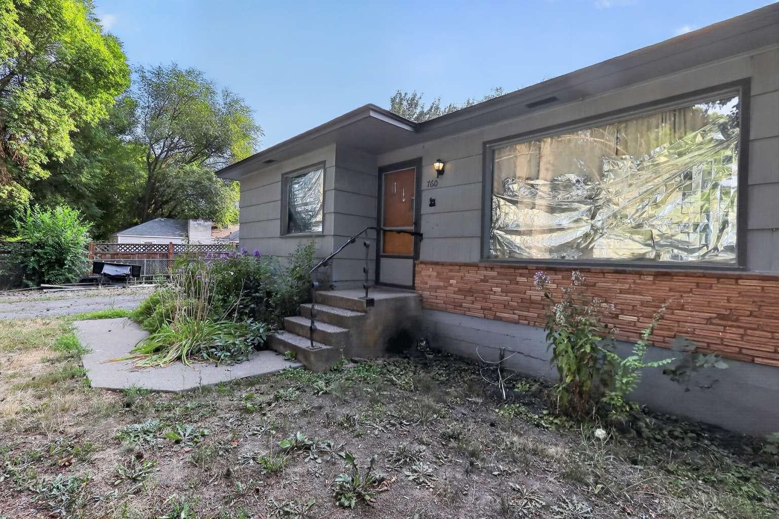 760 Kalmia St - Photo 3