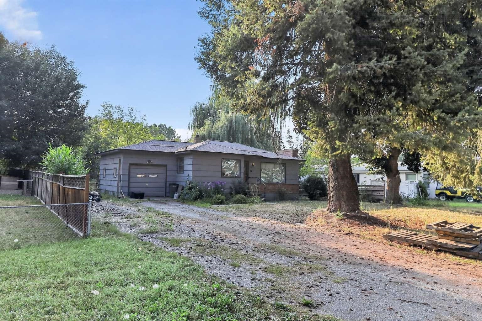 760 Kalmia St - Photo 5