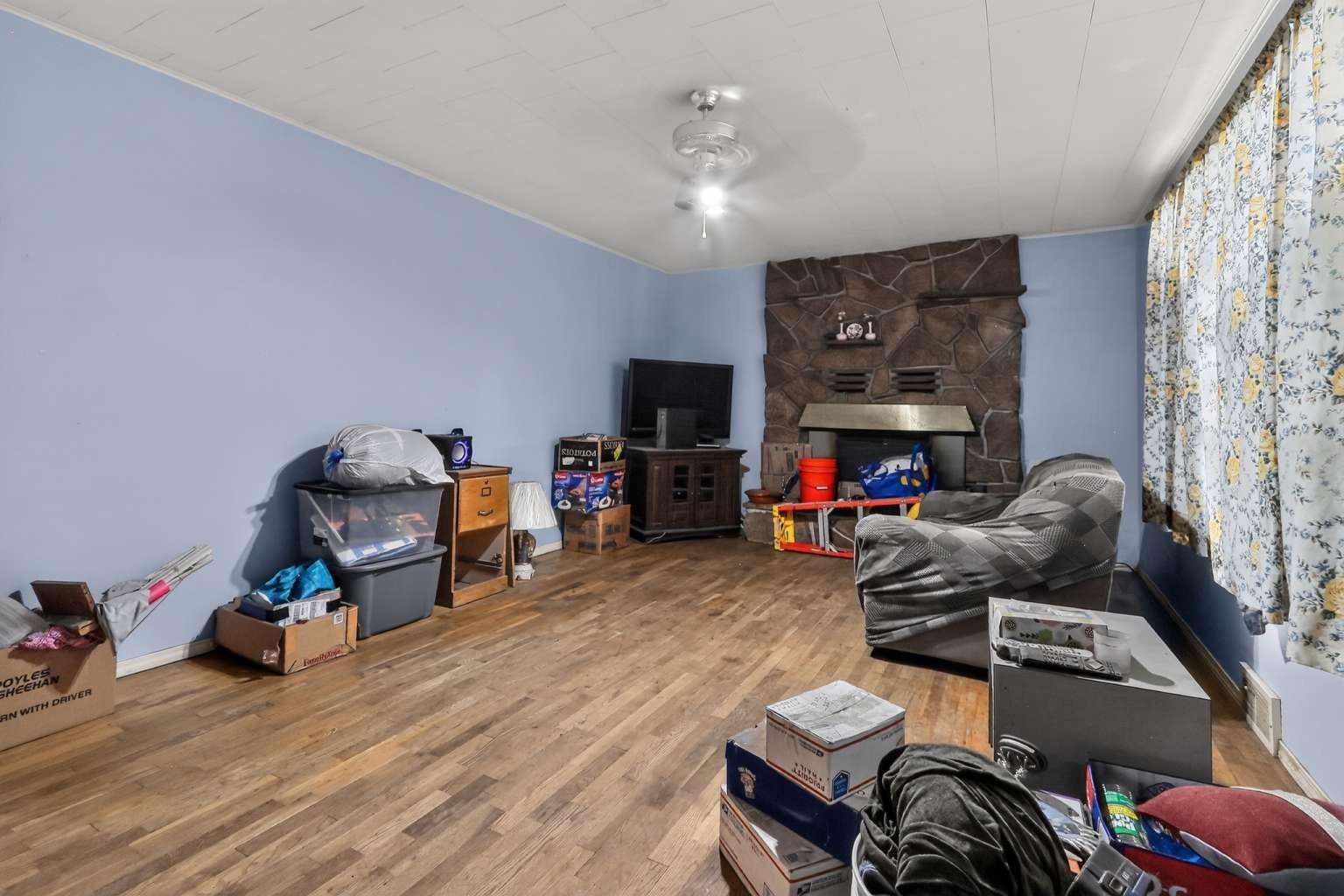 760 Kalmia St - Photo 9