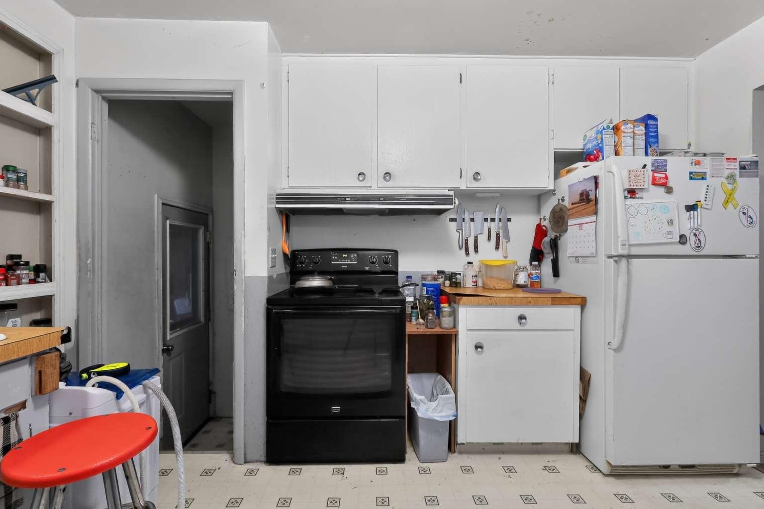 760 Kalmia St - Photo 13
