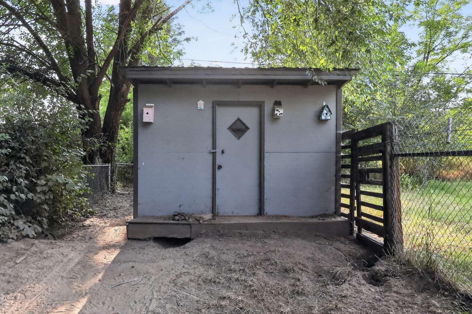 760 Kalmia St - Photo 33