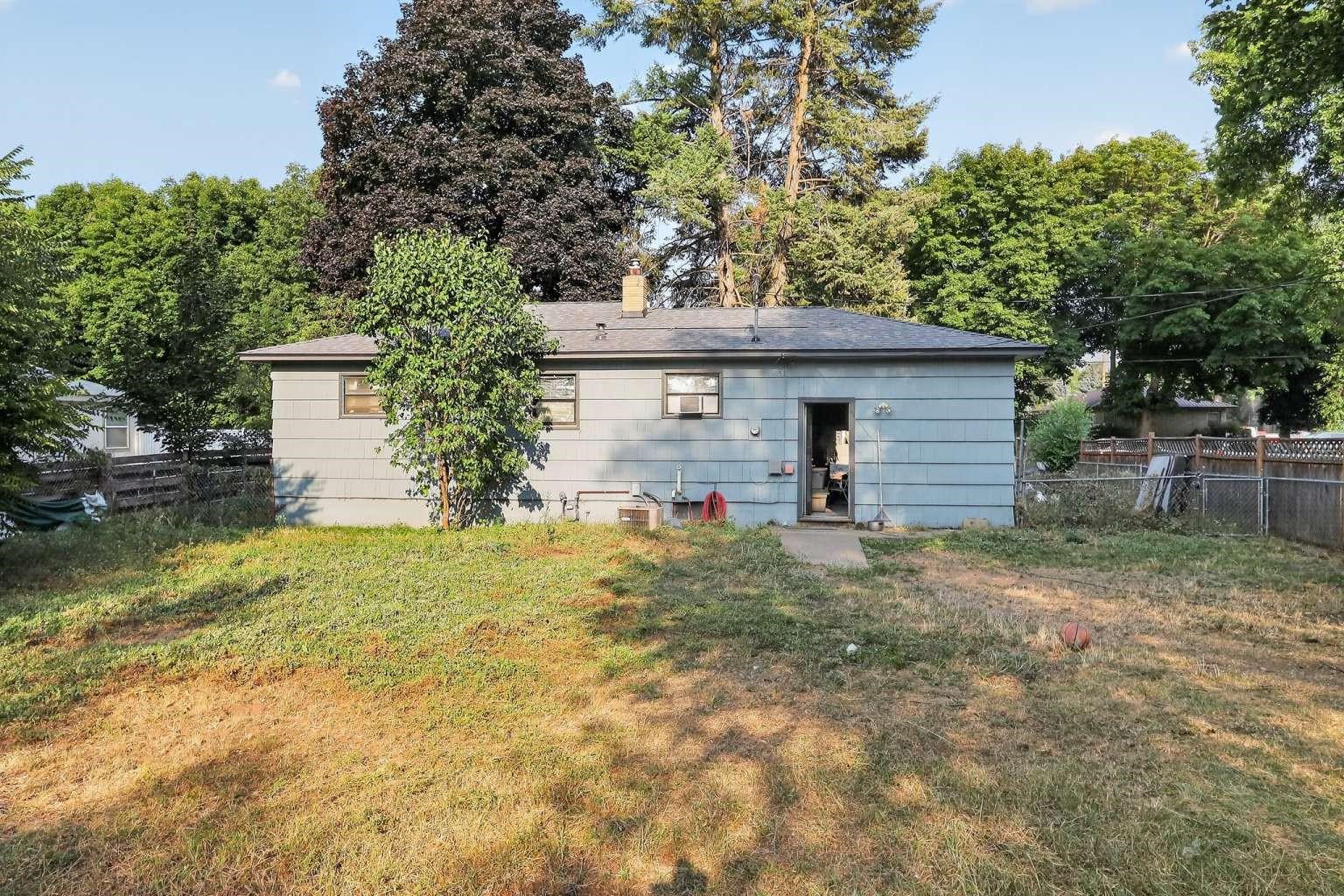 760 Kalmia St - Photo 36