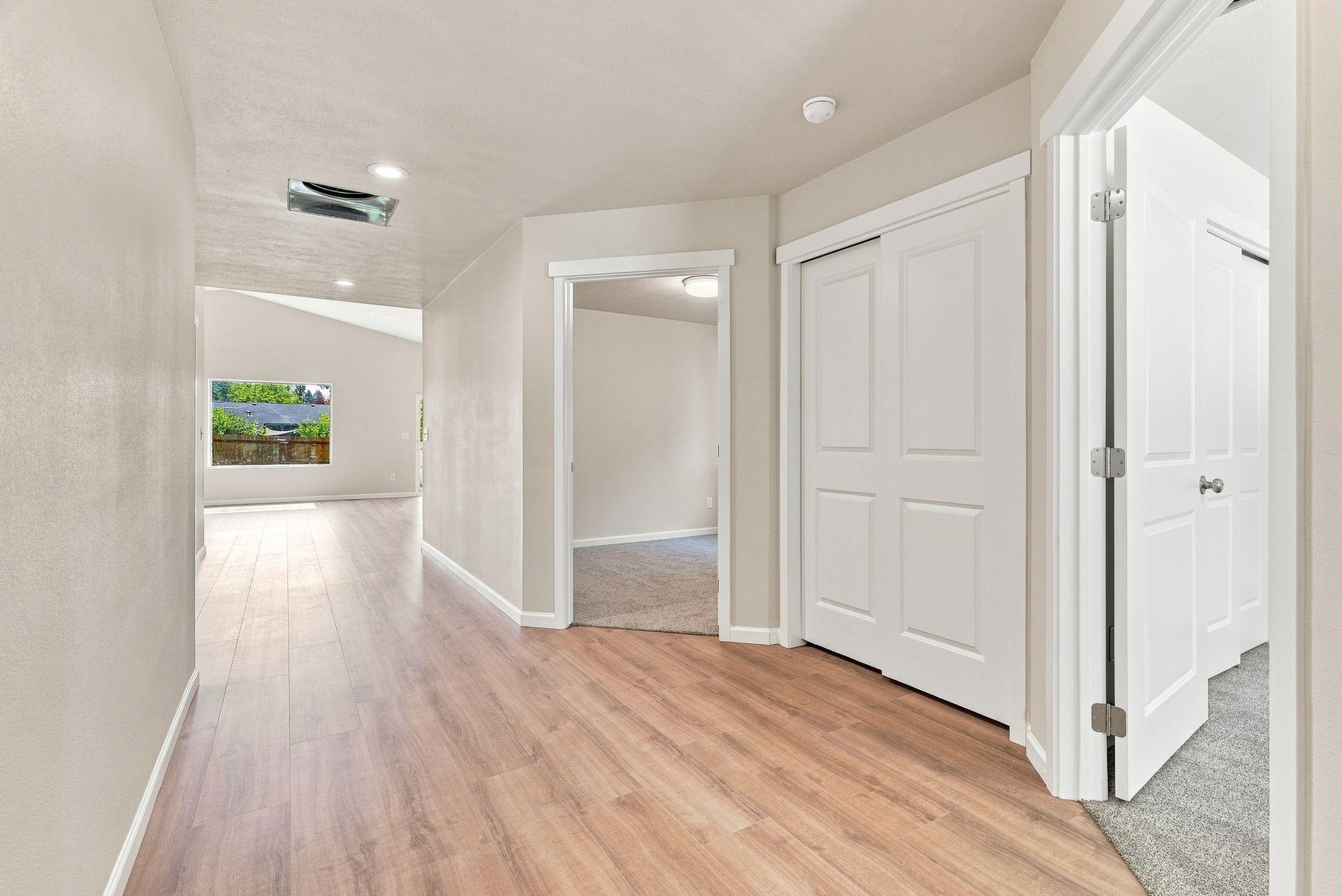 614 E A St - Photo 5