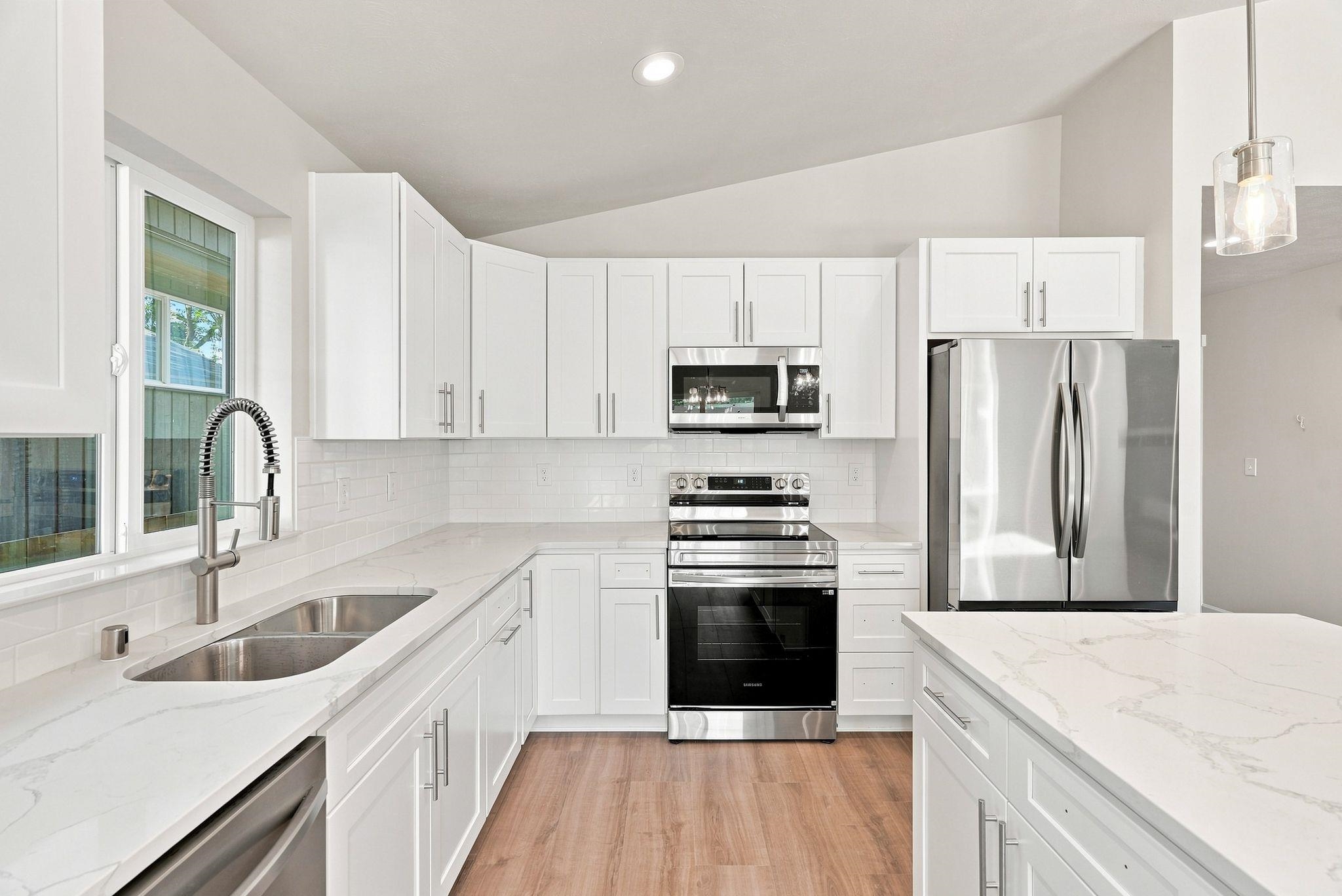 614 E A St - Photo 13
