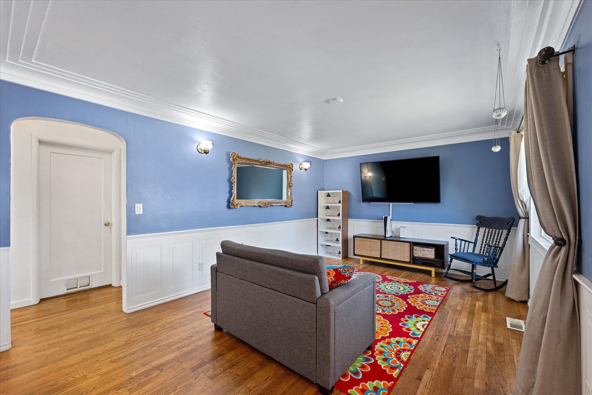 408 E Crown Ave - Photo 3