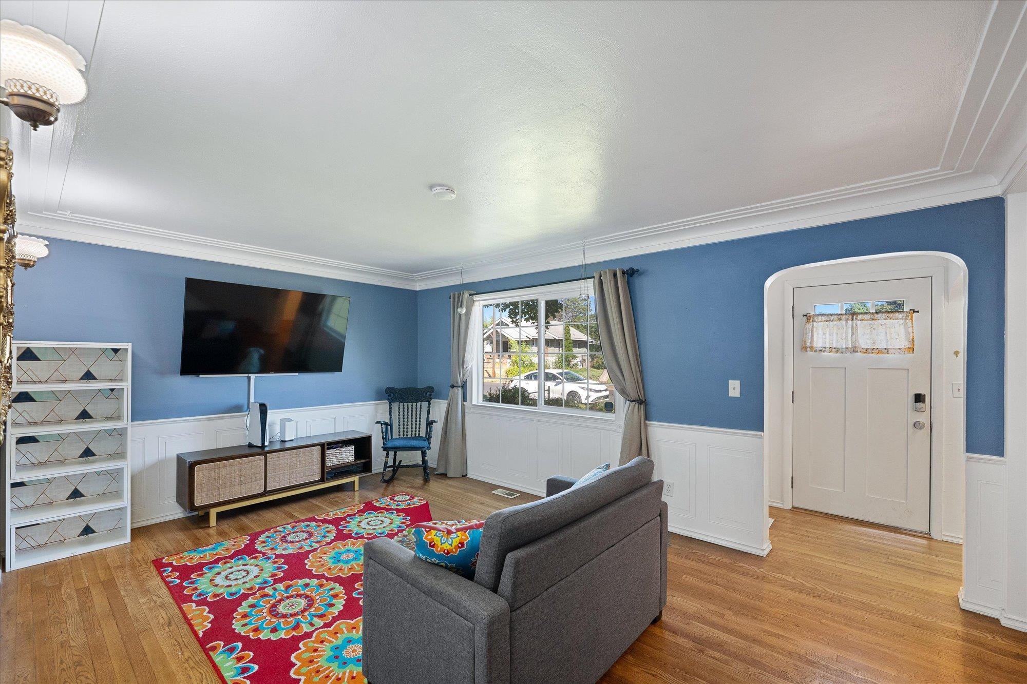 408 E Crown Ave - Photo 4