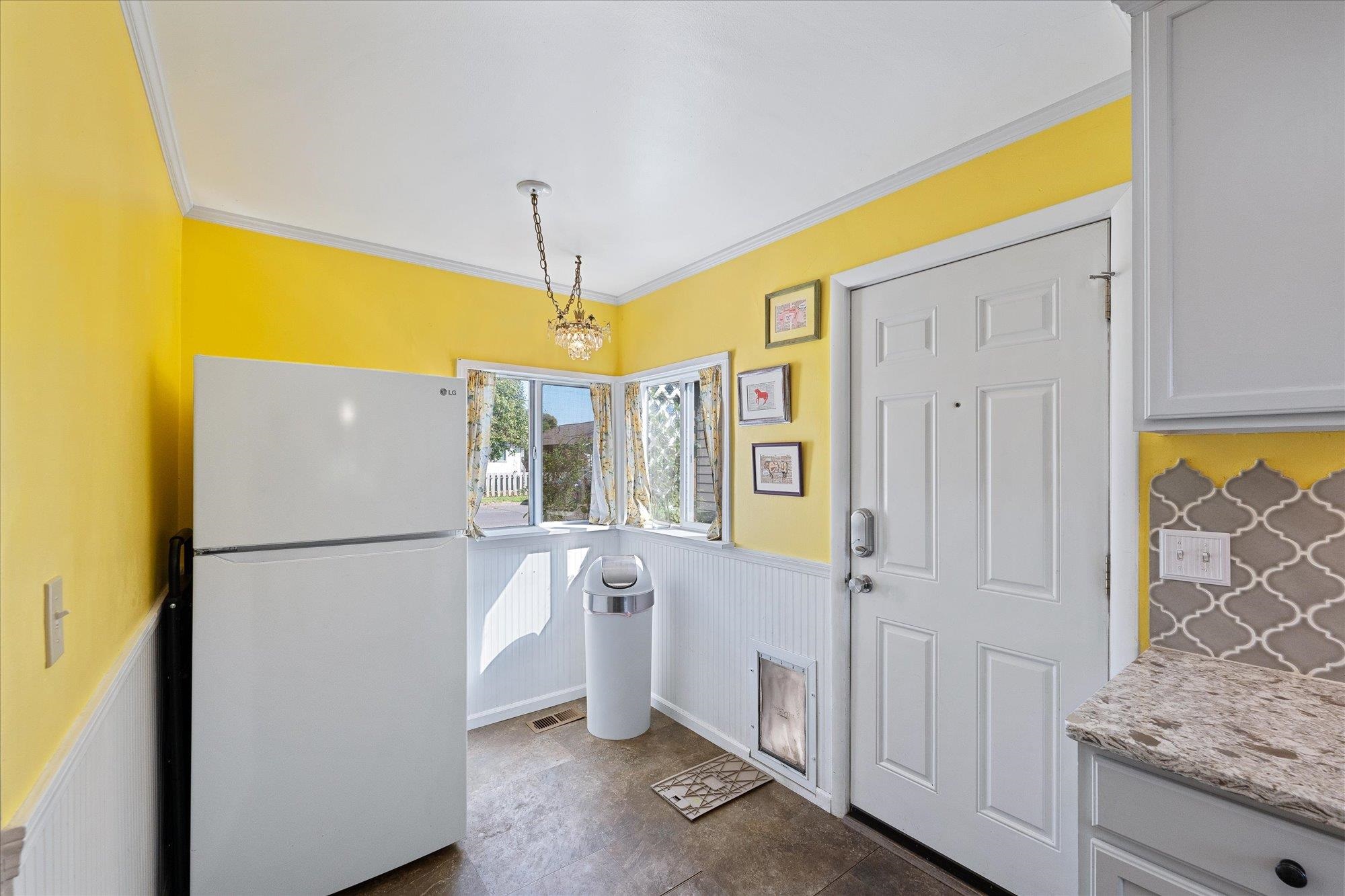 408 E Crown Ave - Photo 7