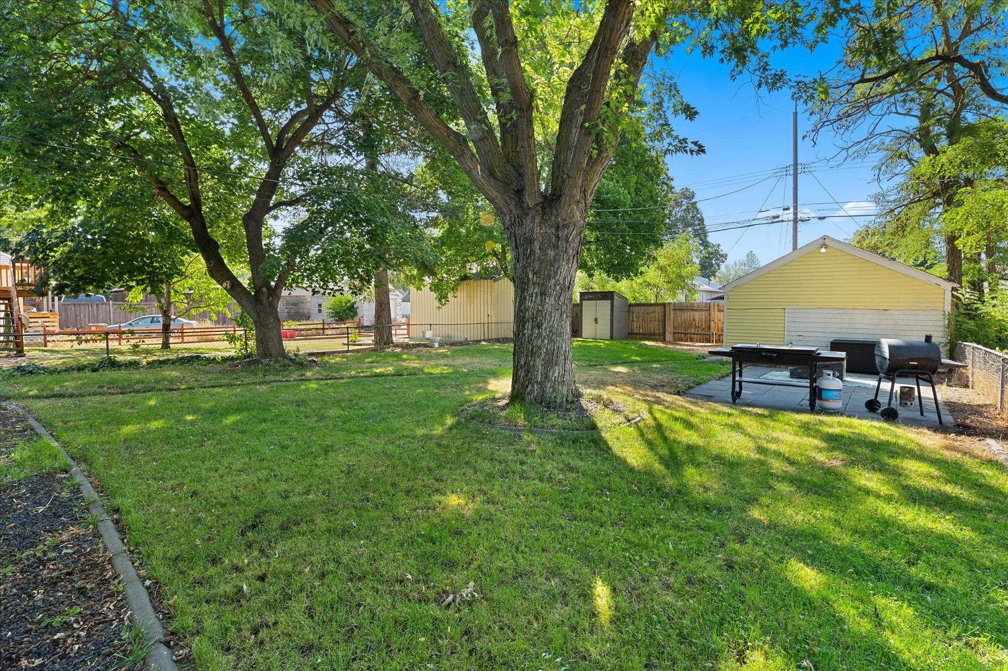408 E Crown Ave - Photo 18