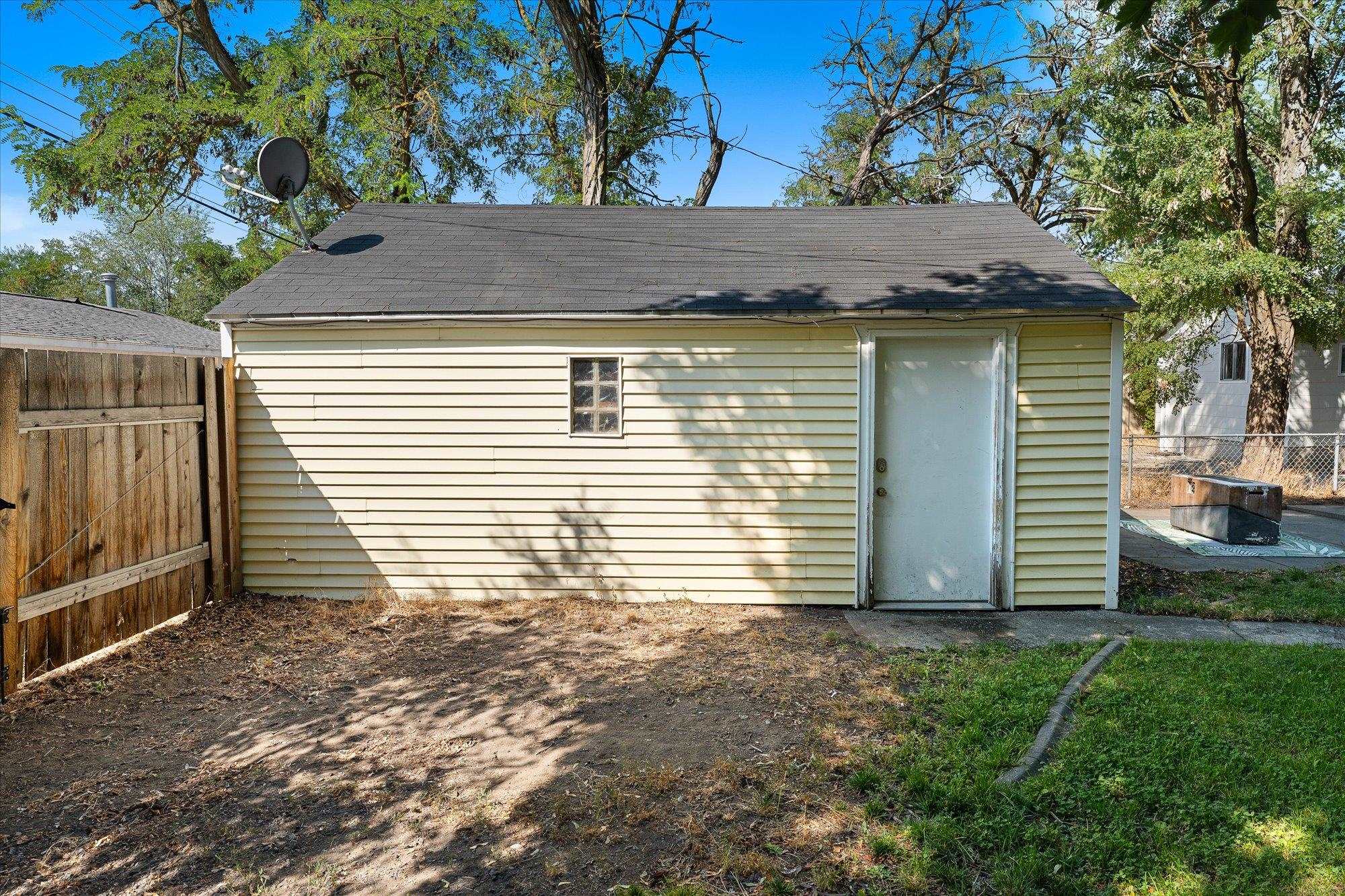 408 E Crown Ave - Photo 19