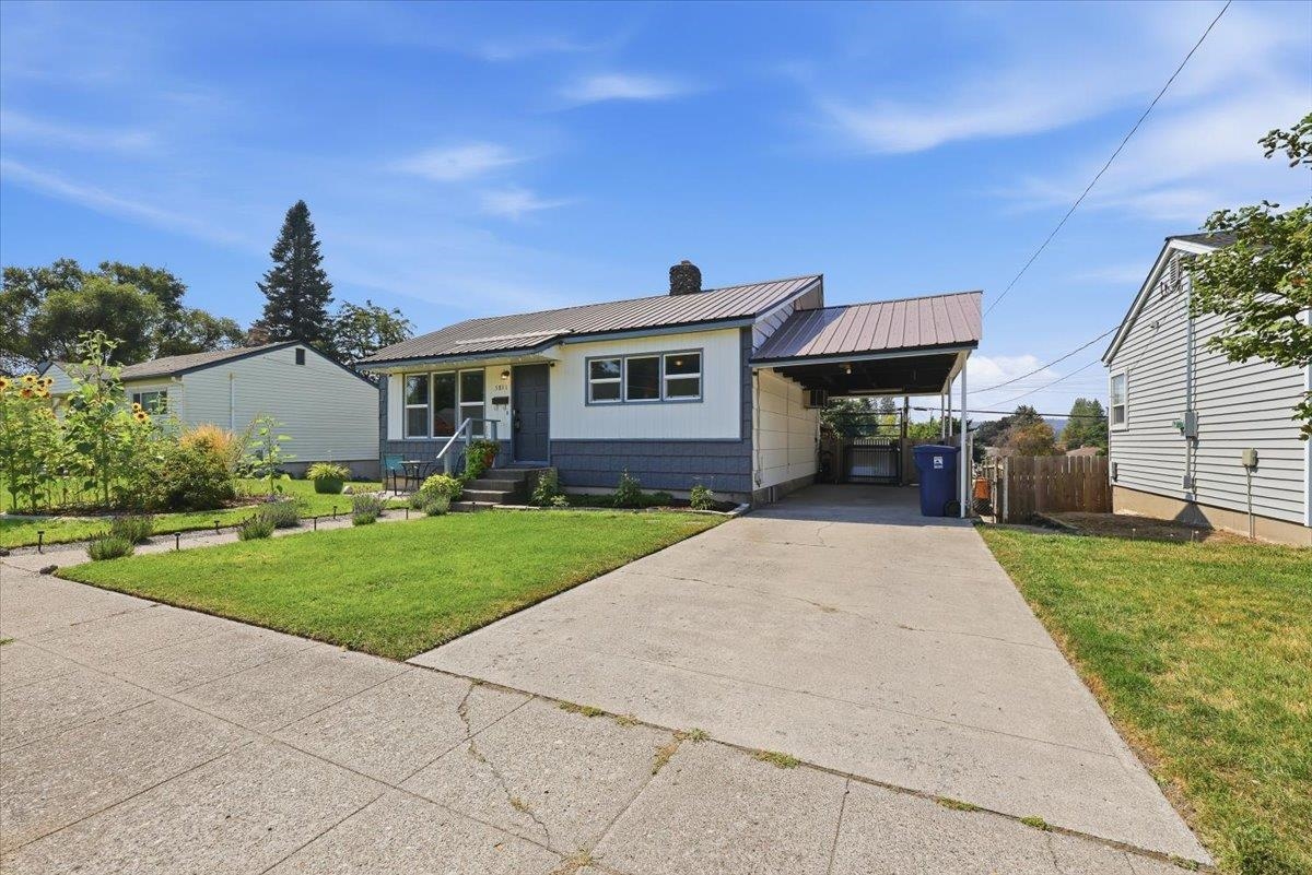 5811 N Forest Blvd - Photo 2