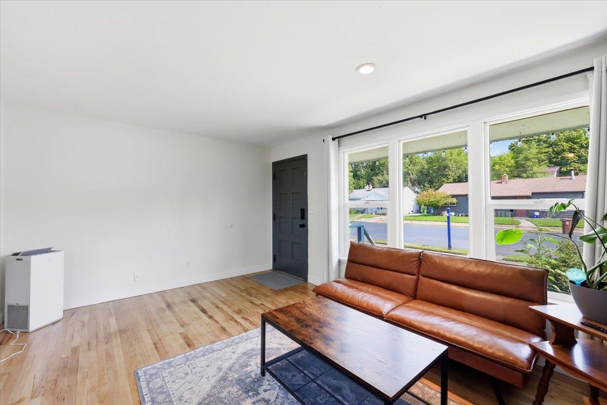 5811 N Forest Blvd - Photo 4