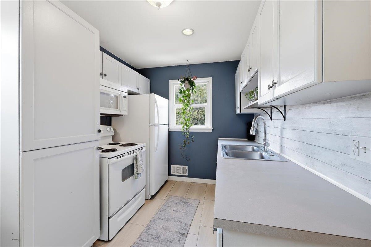 5811 N Forest Blvd - Photo 10