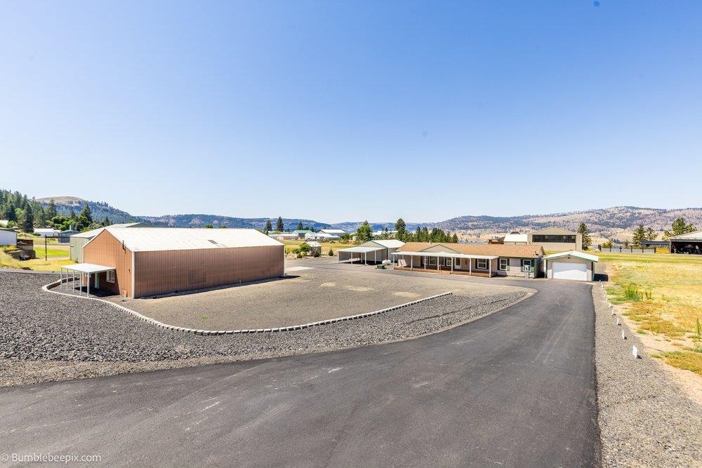202 Airport Way - Photo 1
