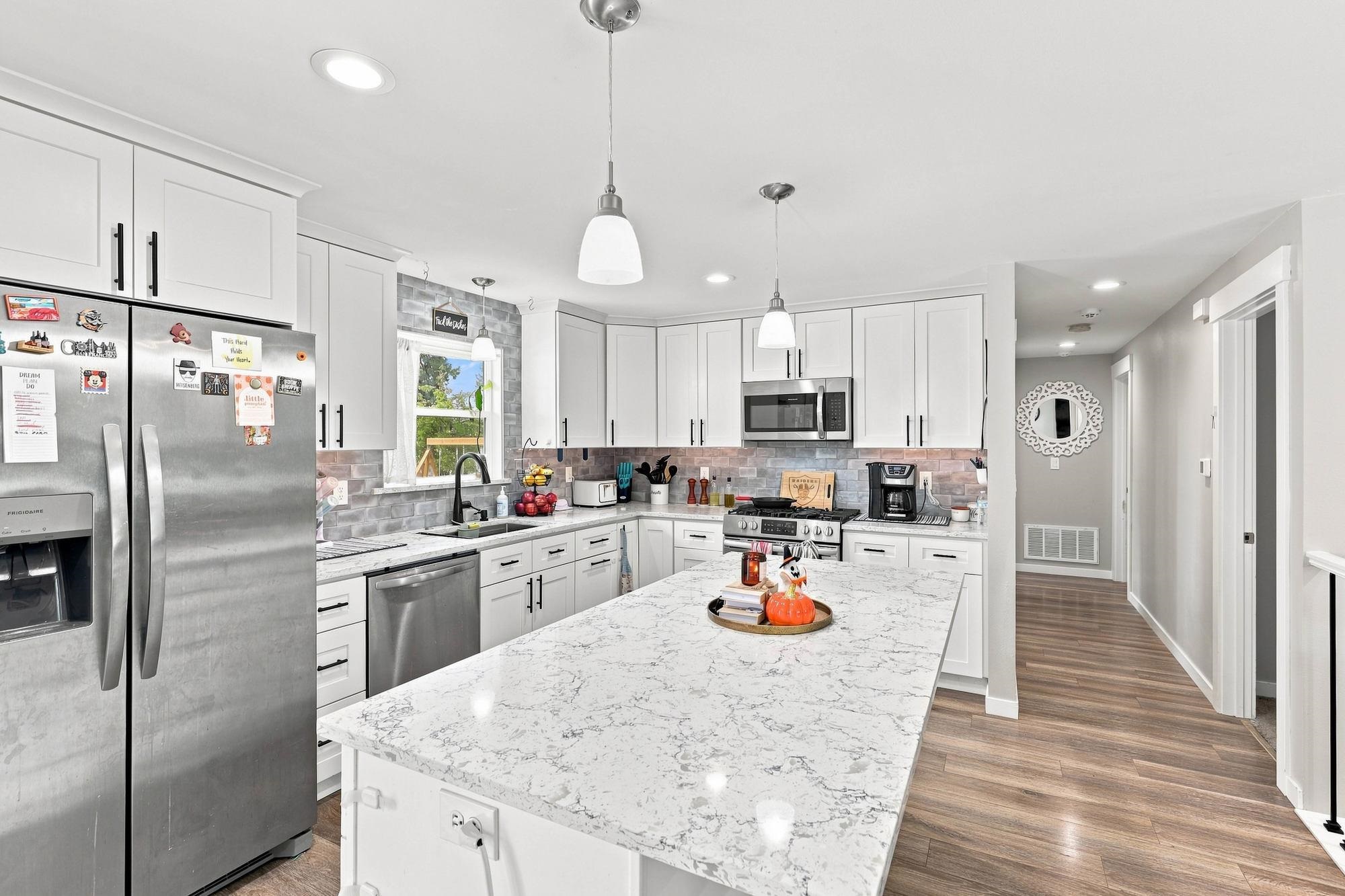 1706 S Pines Rd - Photo 10