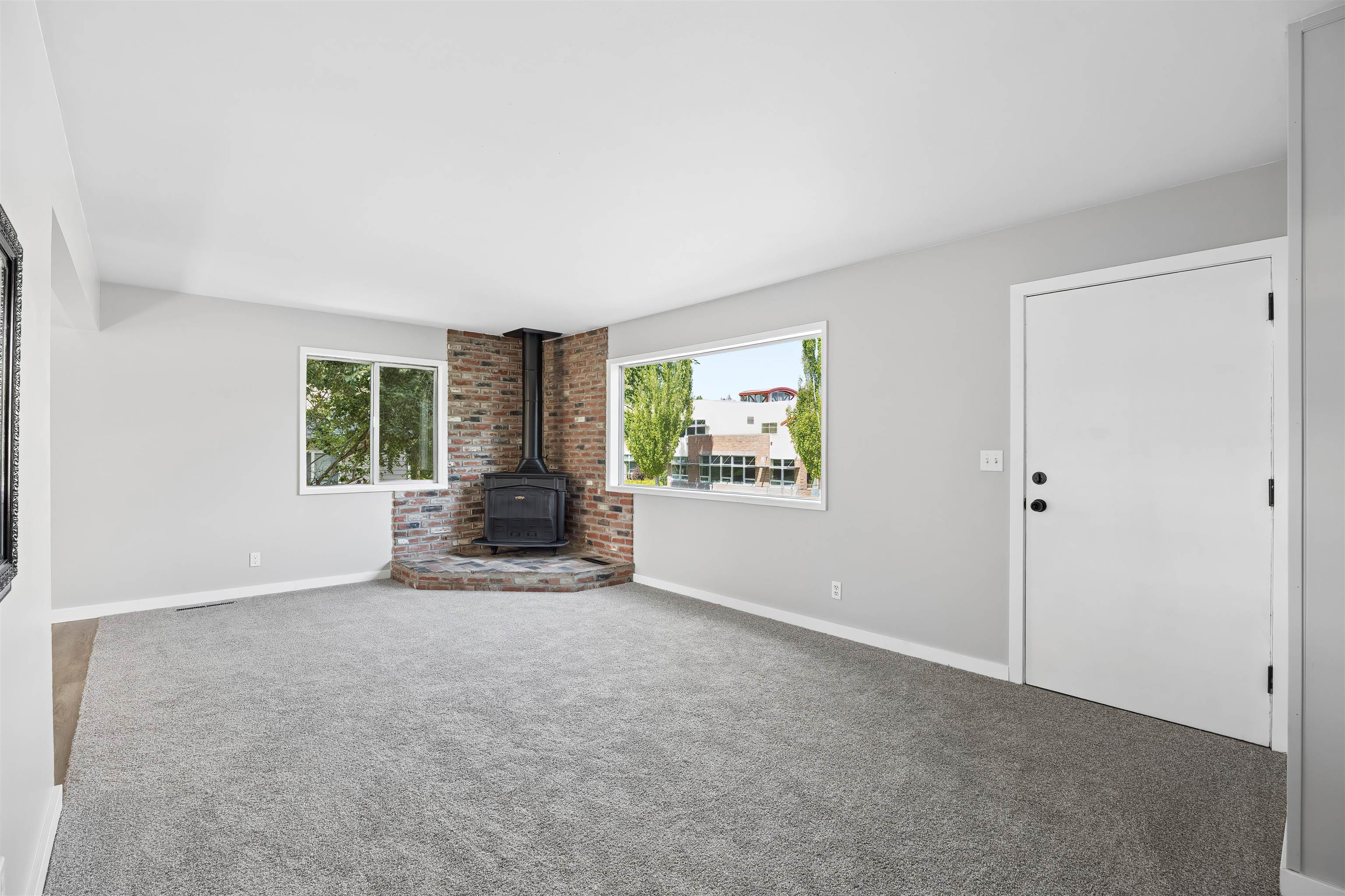 3228 E 23rd Ave - Photo 5