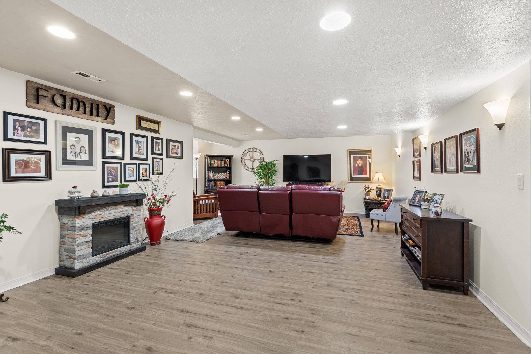 128 Marissa Ct - Photo 26