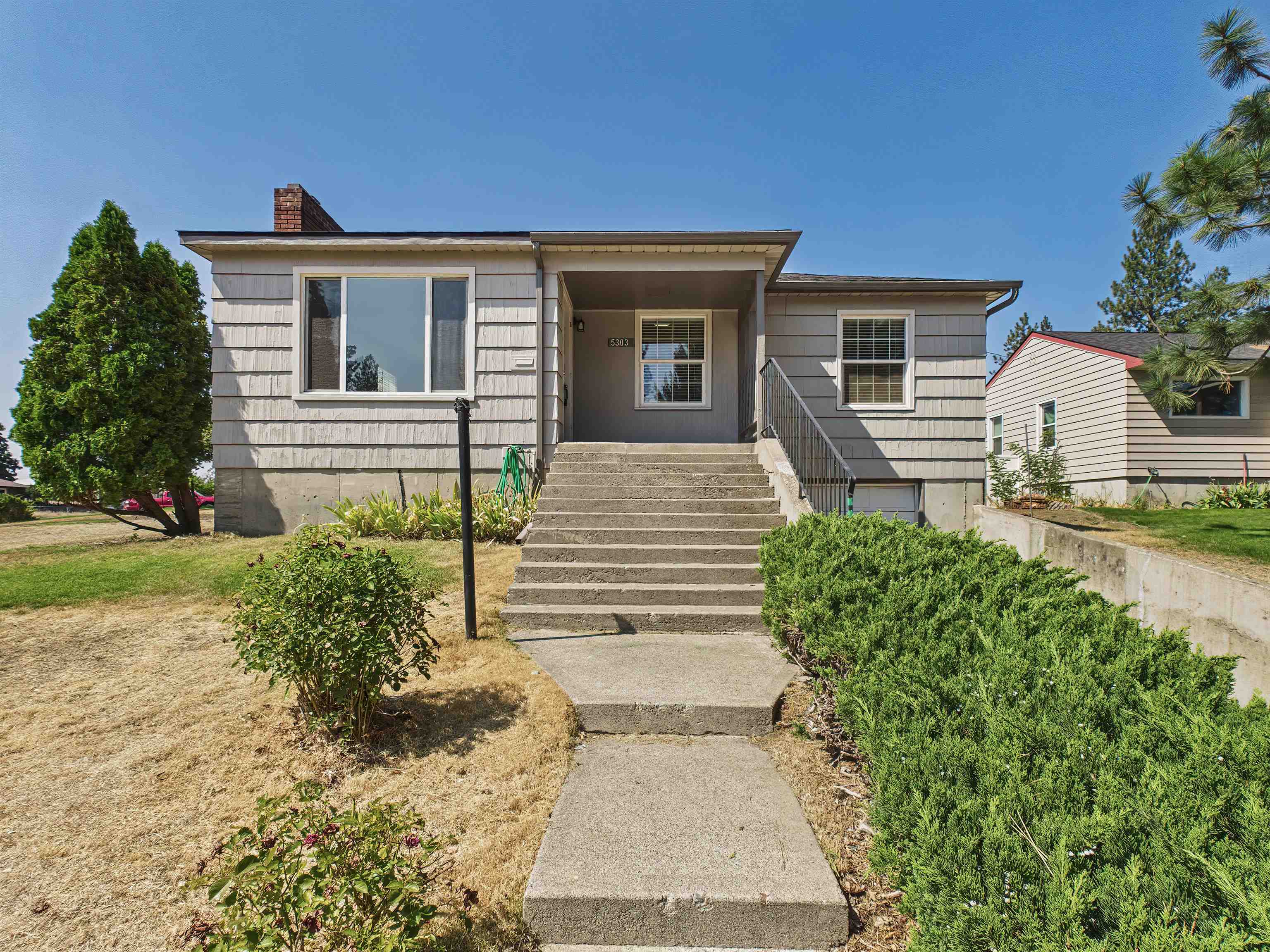 5303 N Fairmount Pl - Photo 2