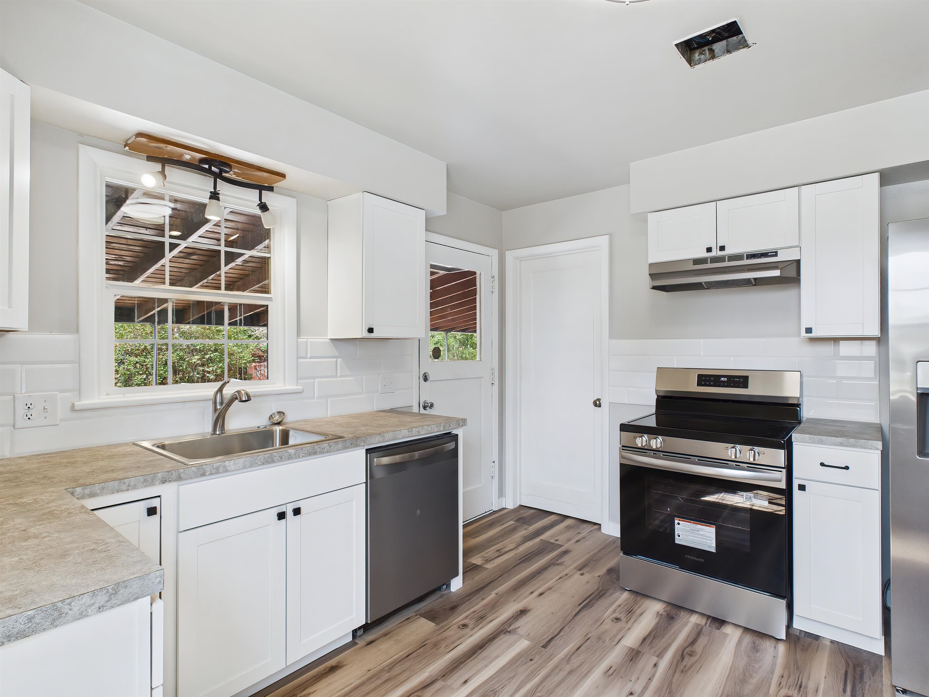 5303 N Fairmount Pl - Photo 18