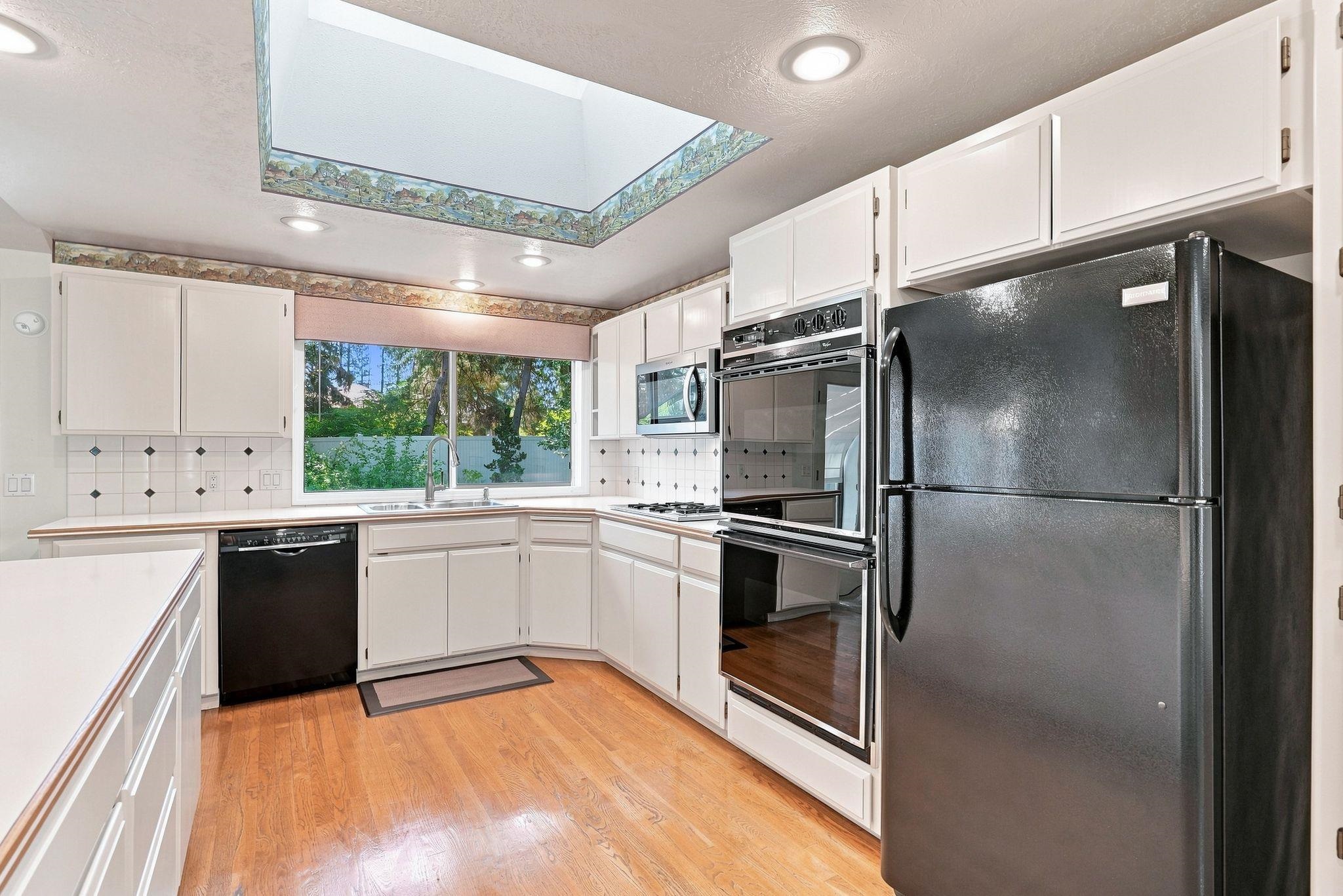 5227 W Alderwood Ave - Photo 2