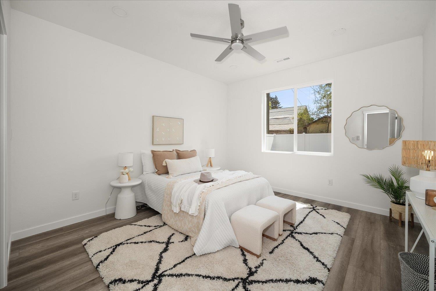 2616 E Wellesley Ave - Photo 12