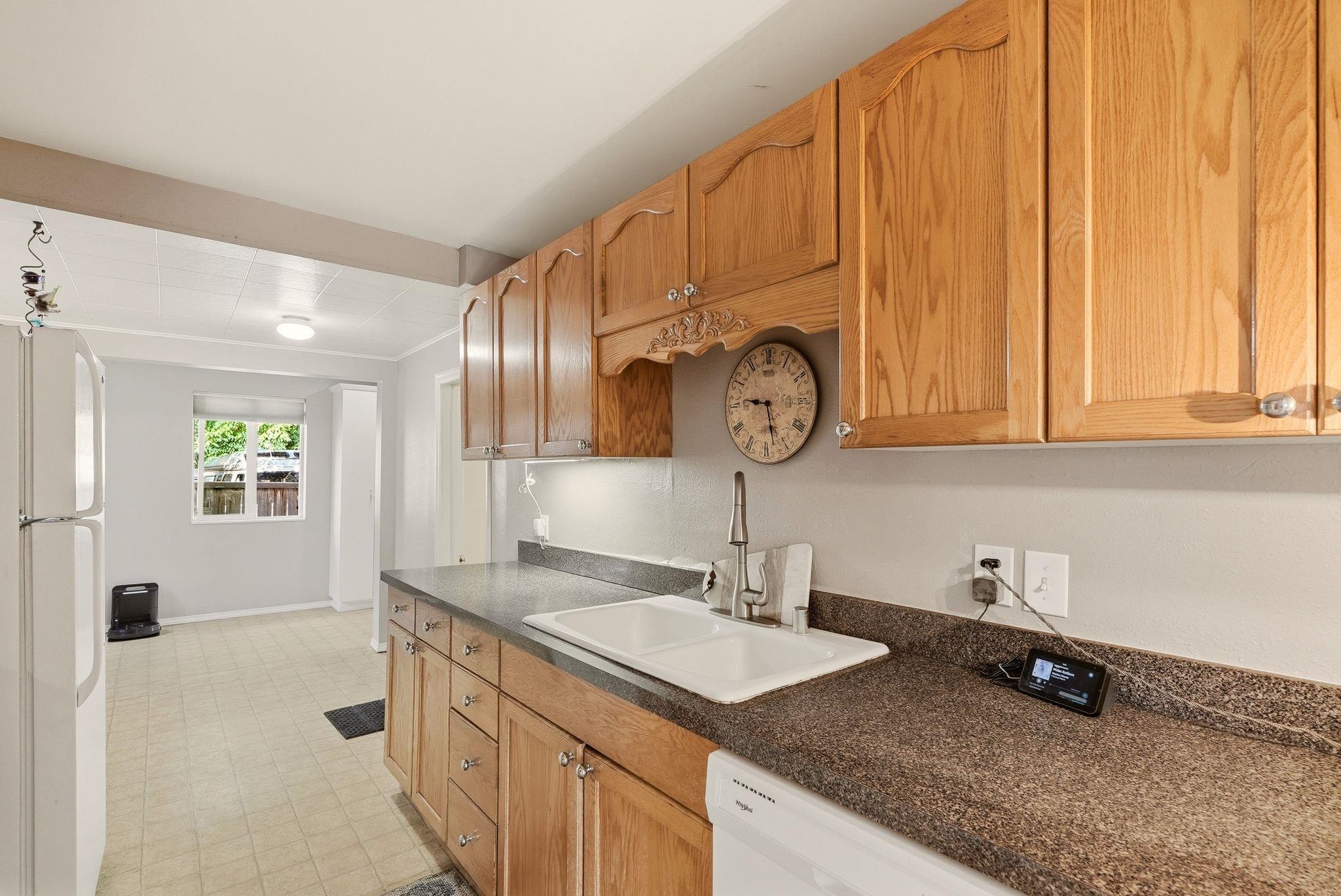 2028 E MISSION Ave - Photo 14