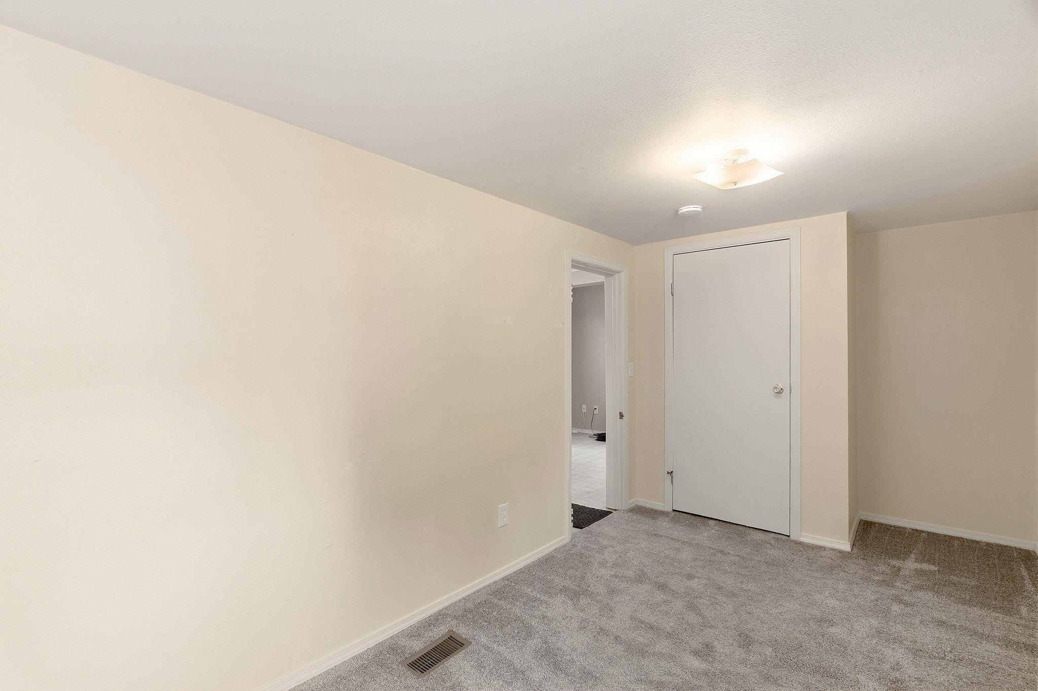 2028 E MISSION Ave - Photo 22