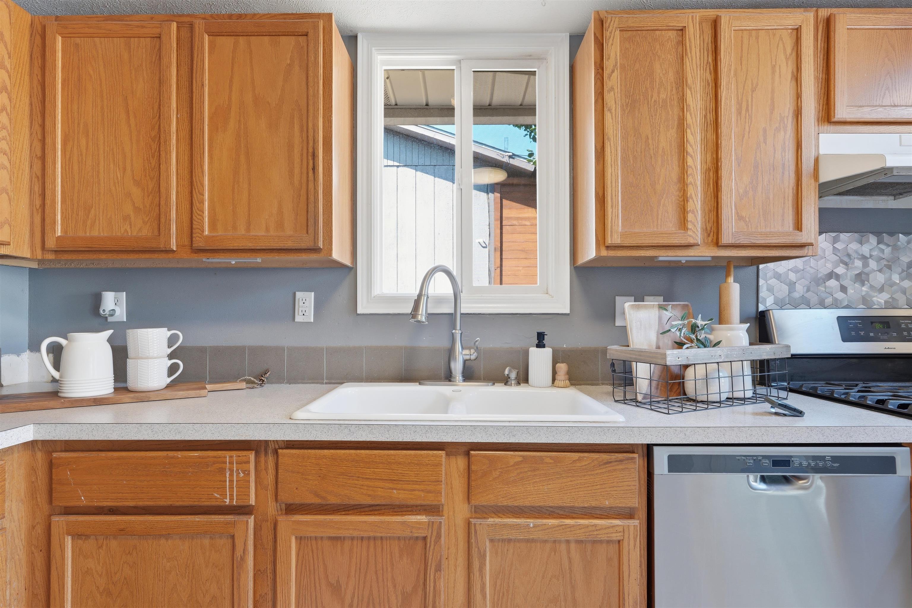 803 E 39TH Ave - Photo 15