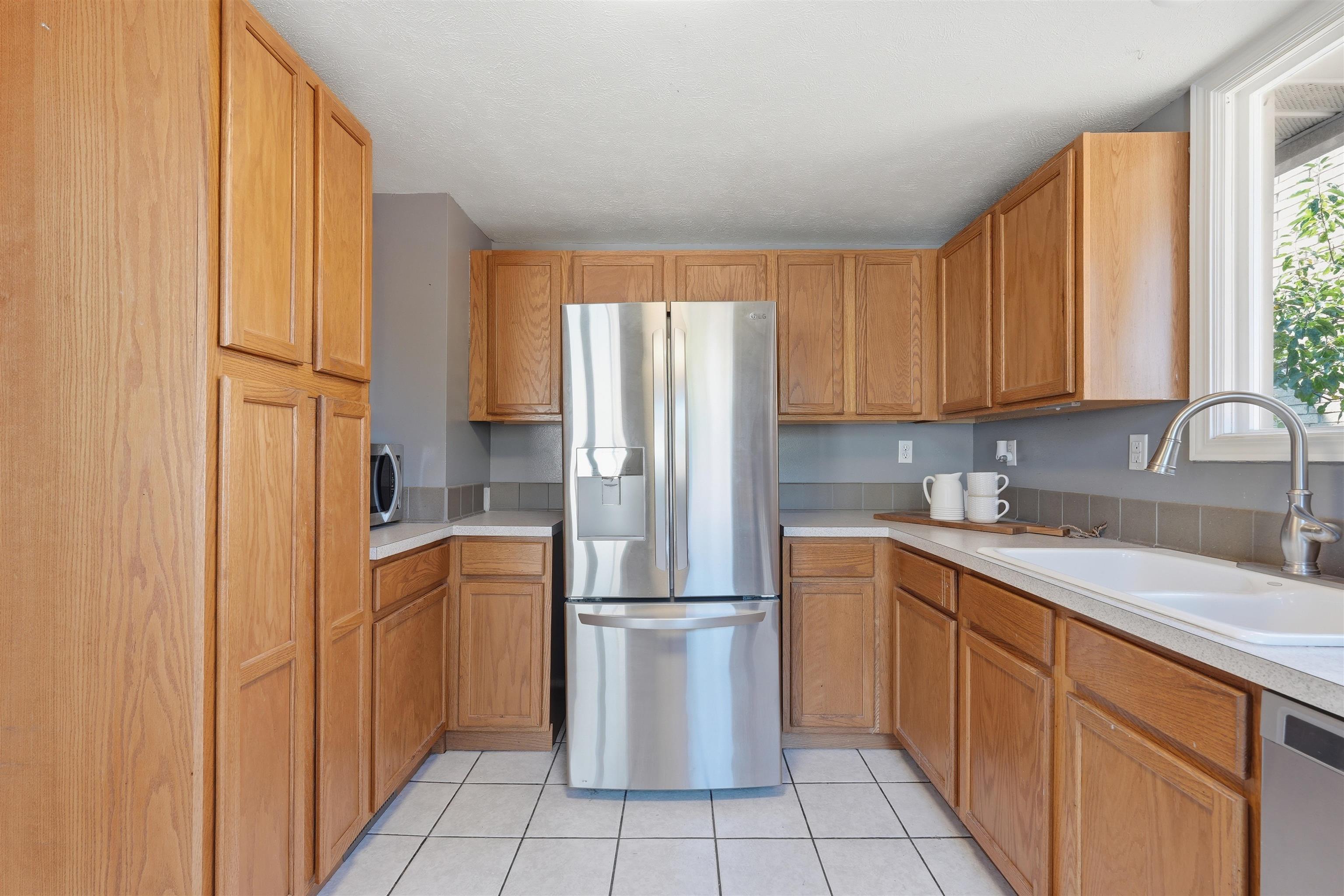 803 E 39TH Ave - Photo 16