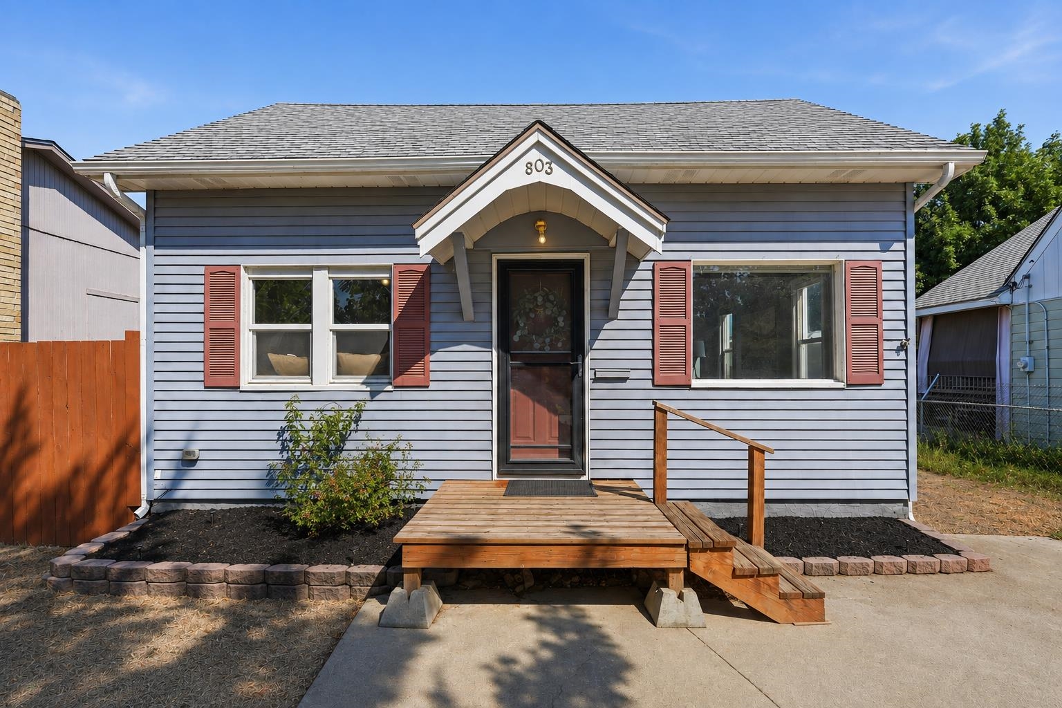 803 E 39TH Ave - Photo 1