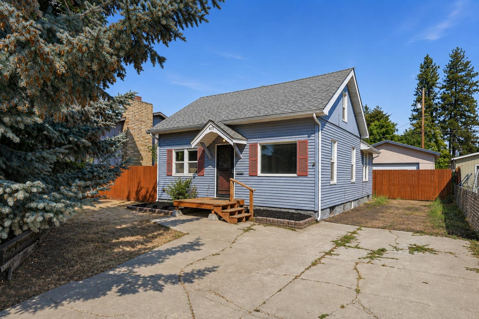 803 E 39TH Ave - Photo 2