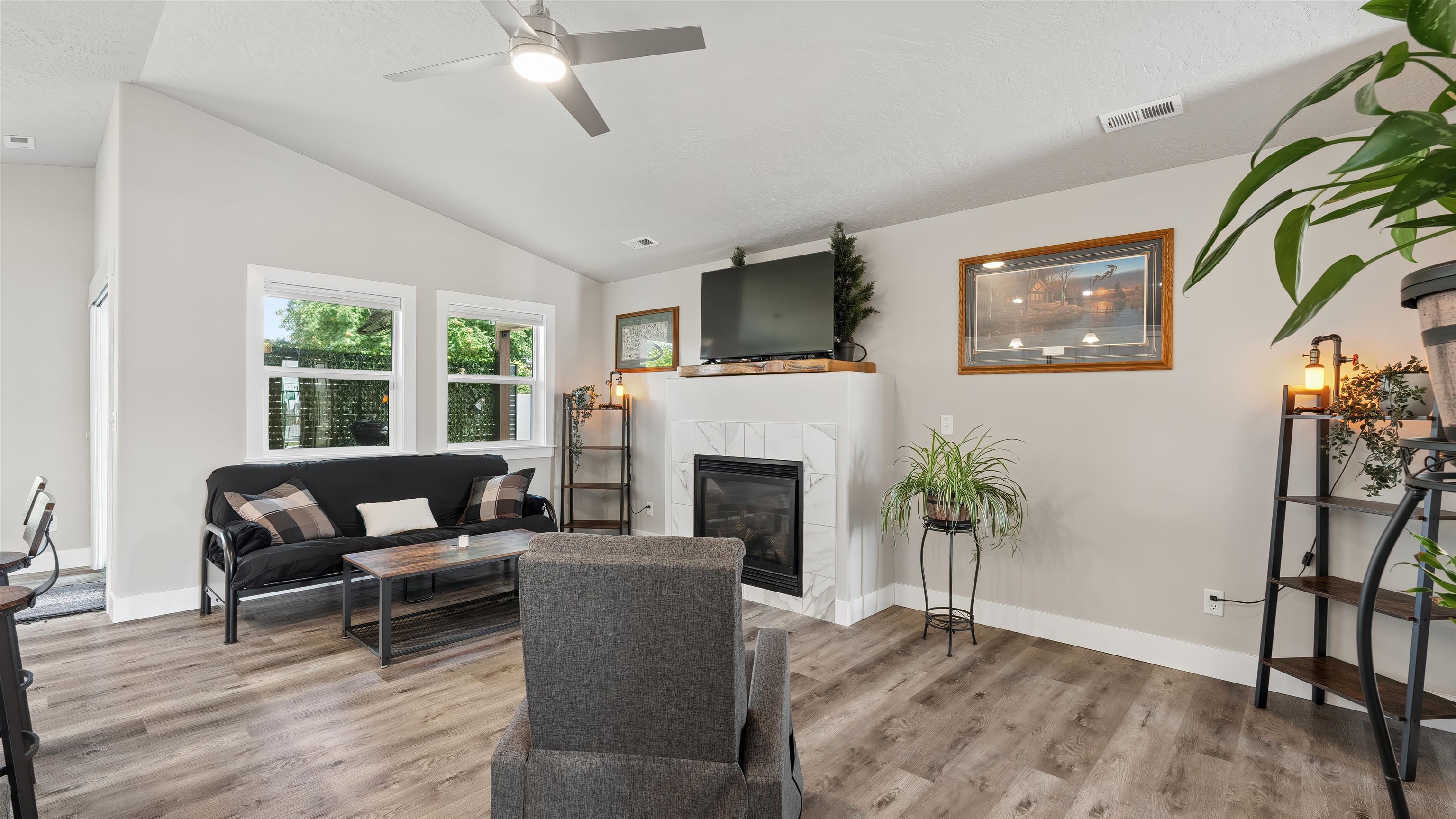 1609 E Marilyn Cir - Photo 5