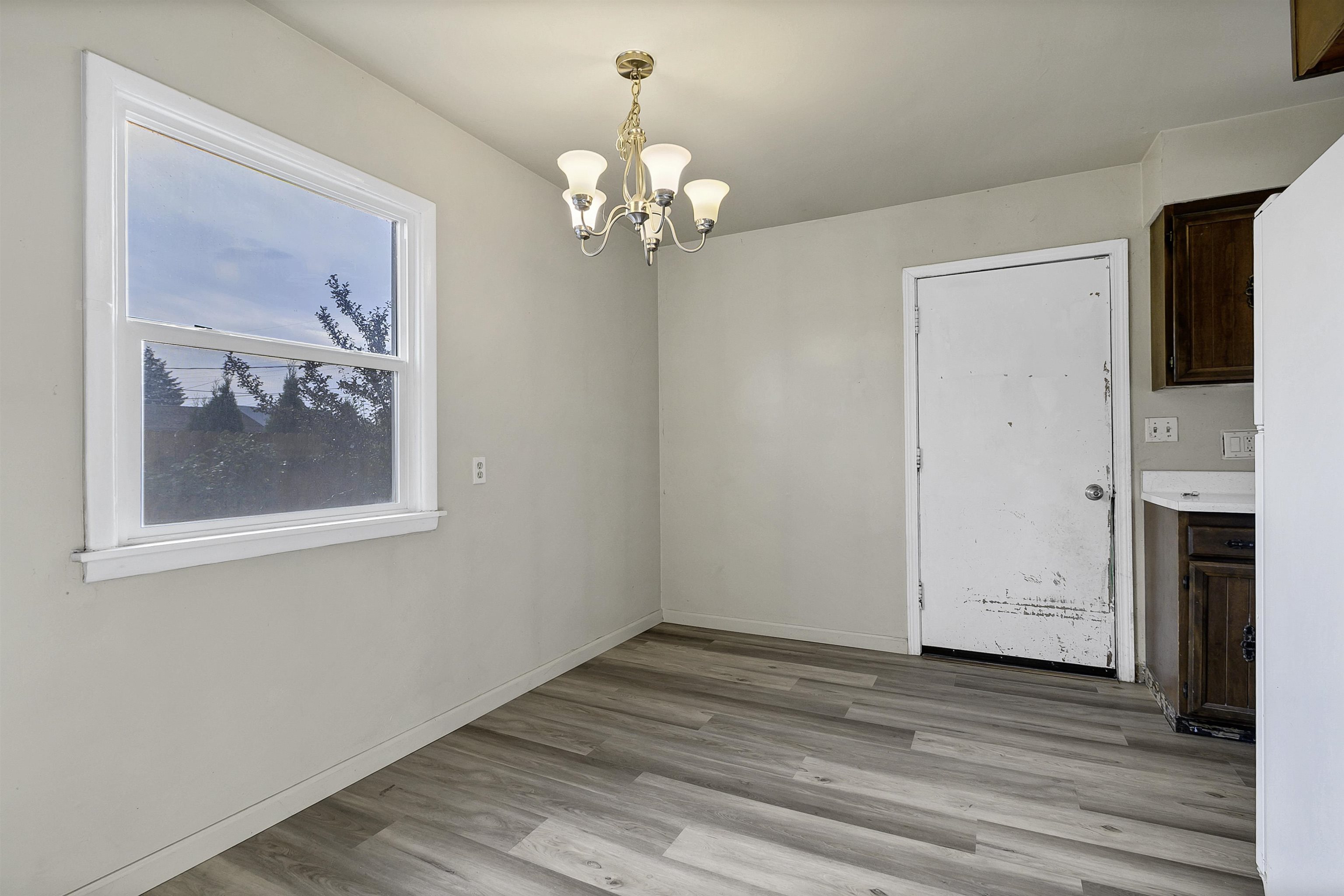 5003 W Hoffman Pl - Photo 7