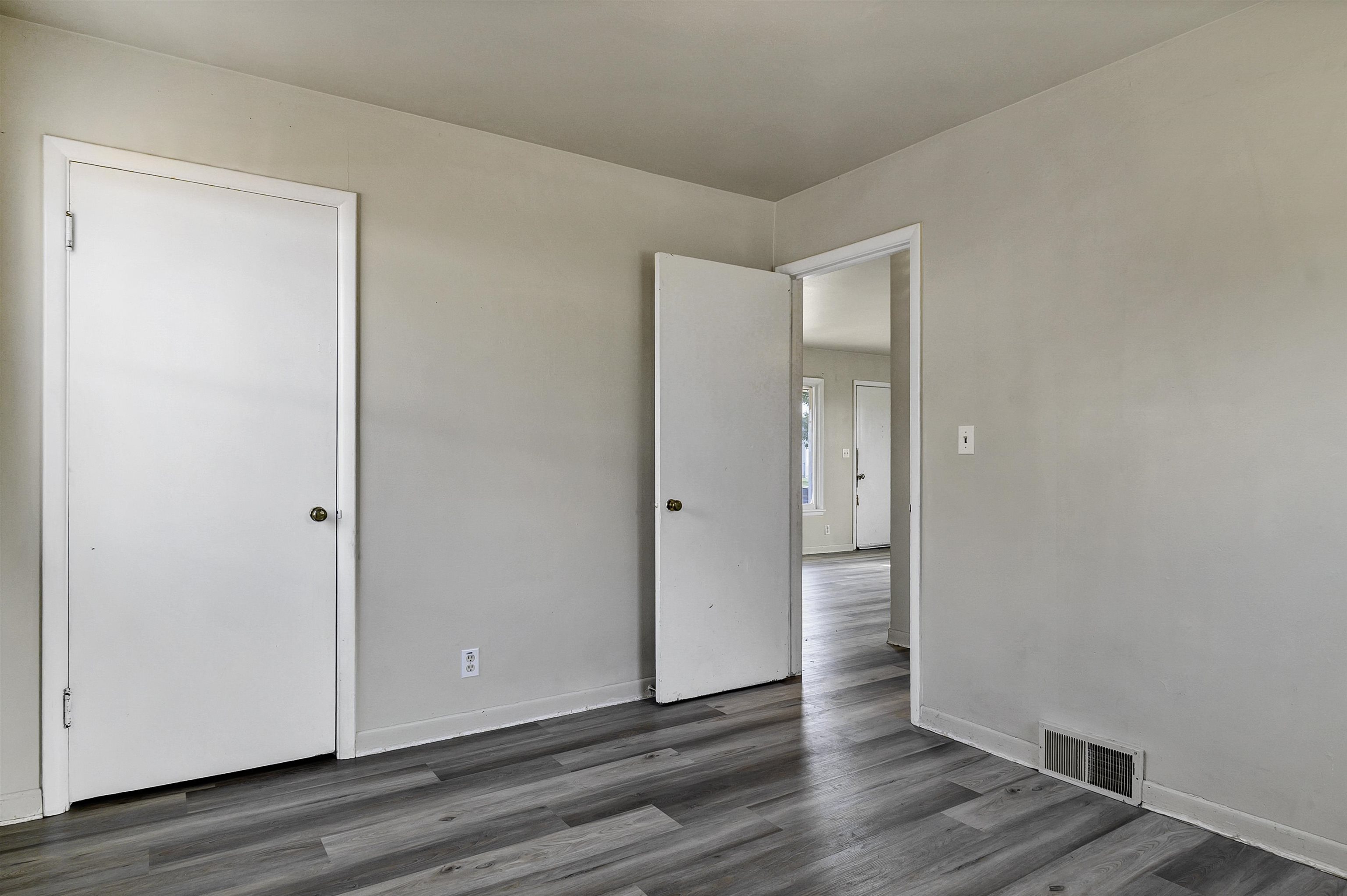 5003 W Hoffman Pl - Photo 16