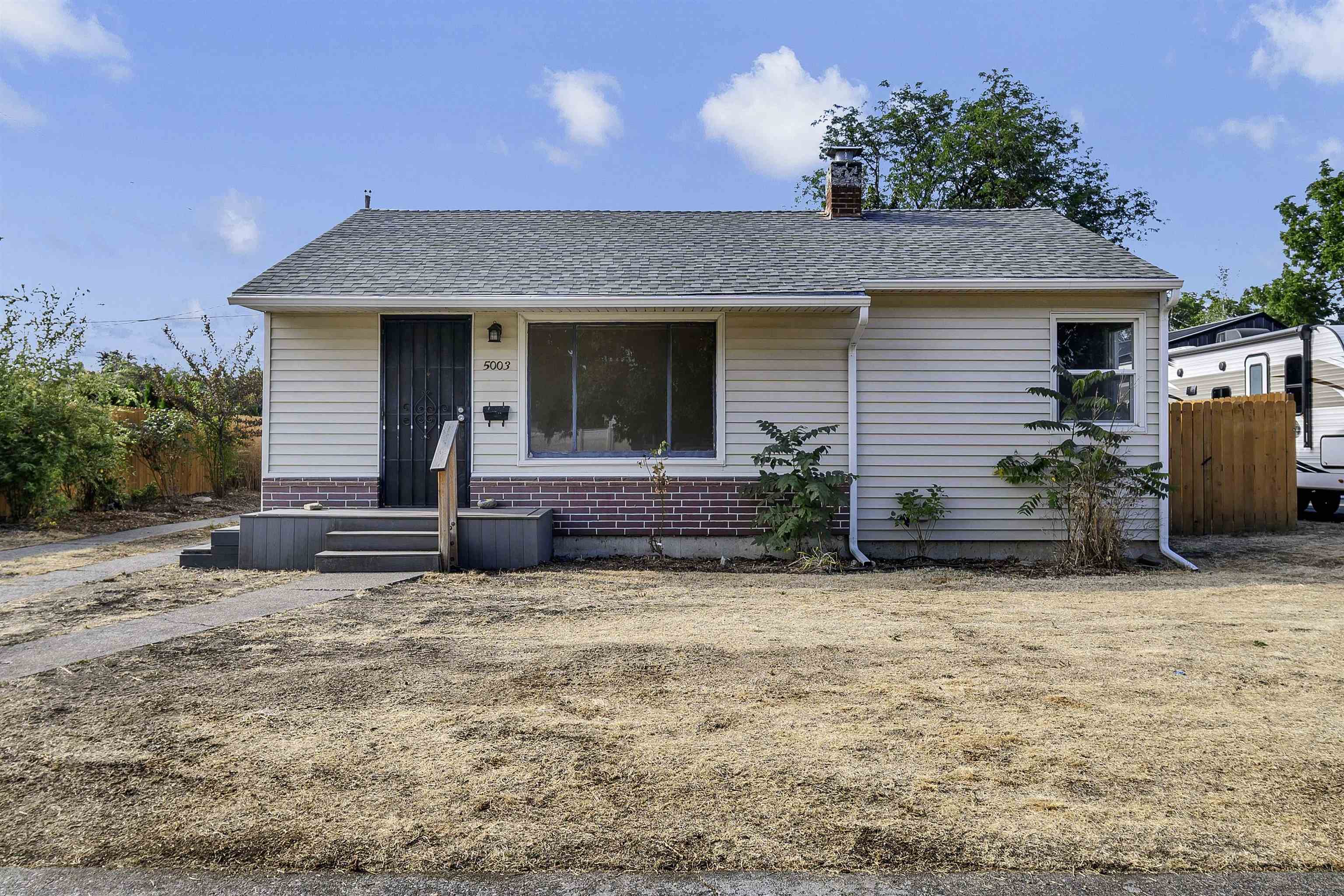 5003 W Hoffman Pl - Photo 1