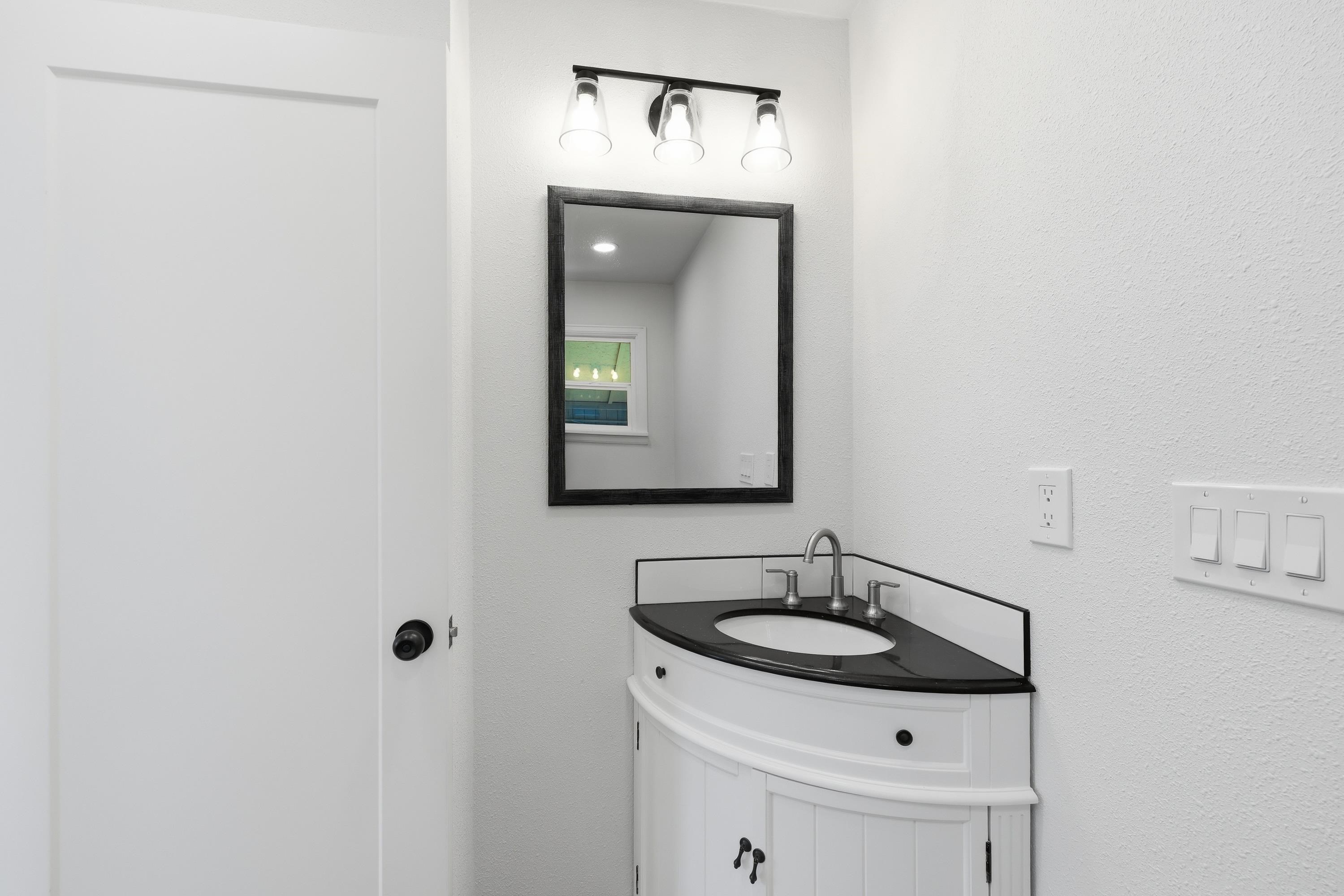 120 E Hoffman Ave - Photo 13