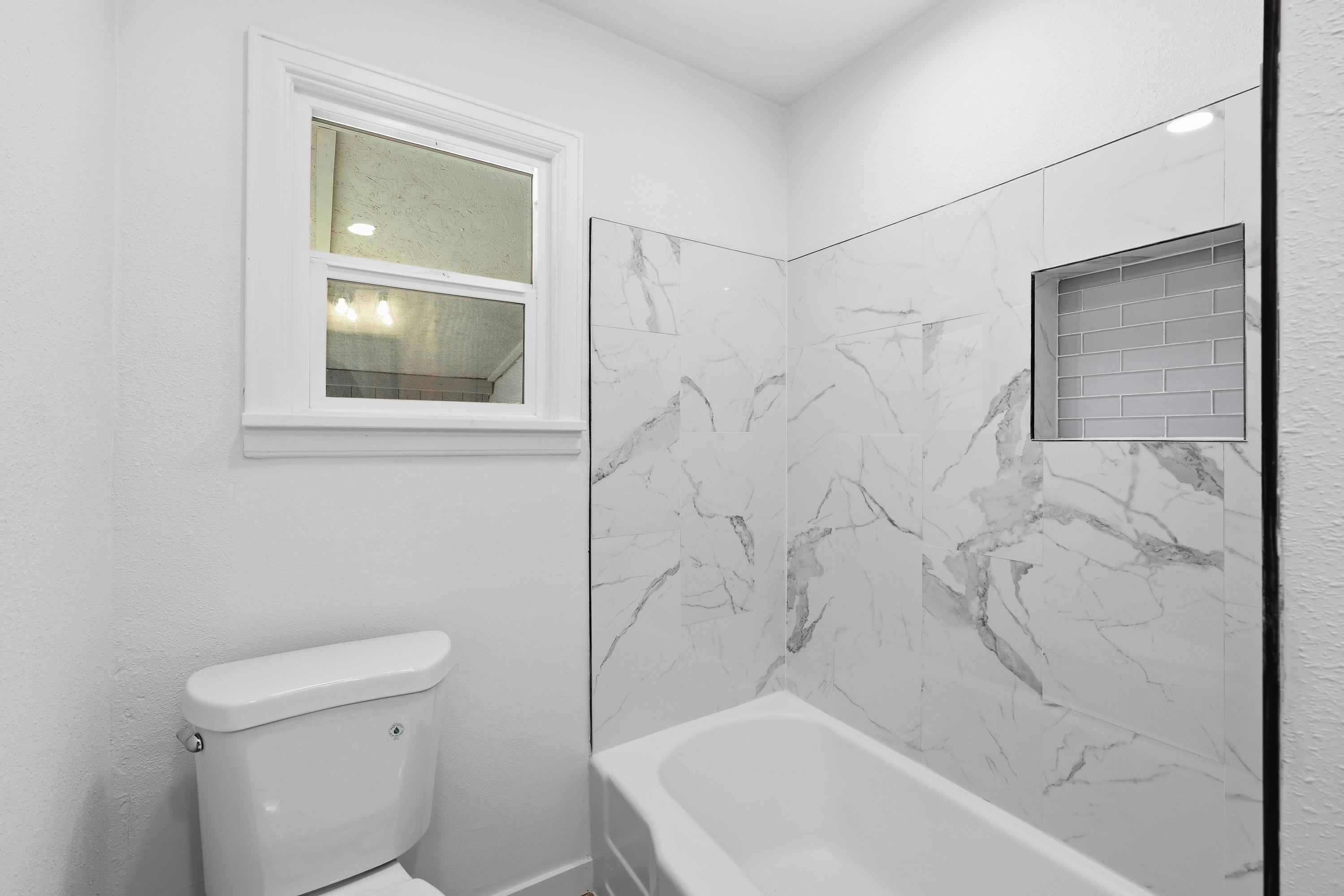 120 E Hoffman Ave - Photo 14