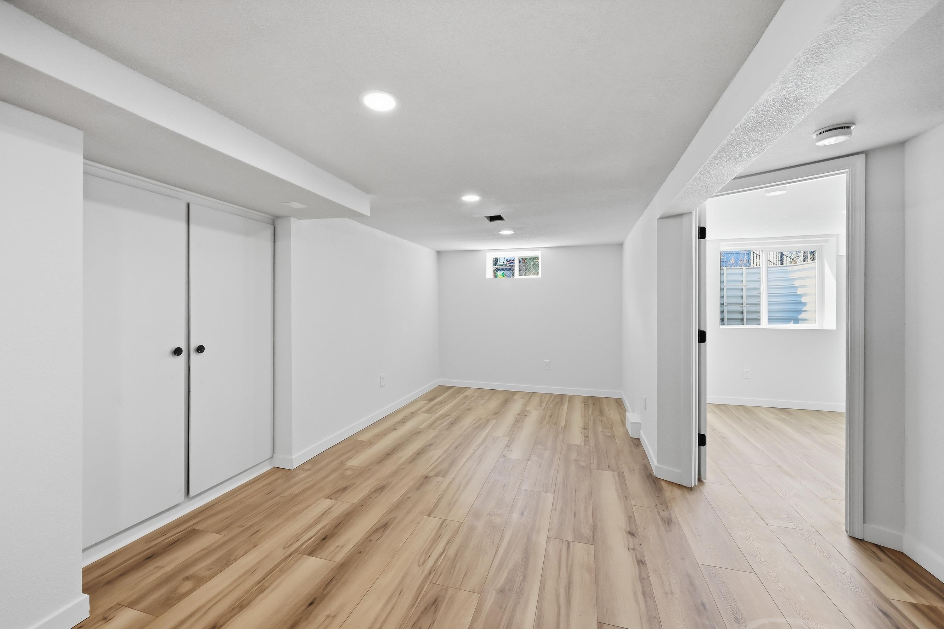 120 E Hoffman Ave - Photo 16