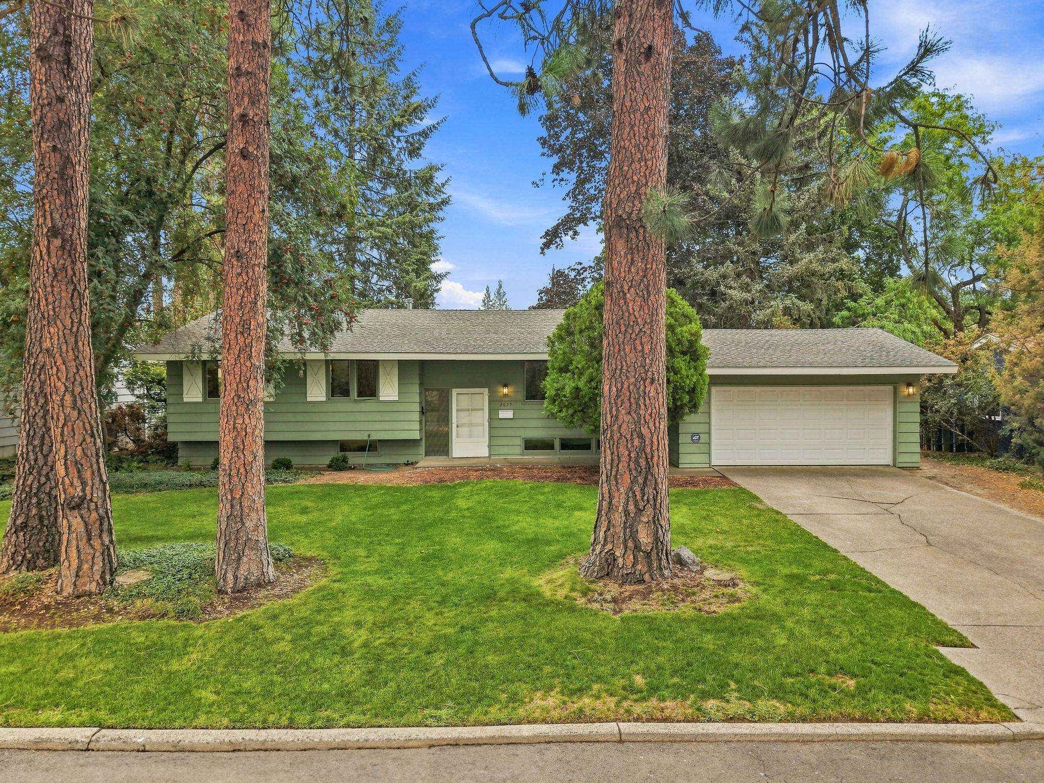 2639 E 39th Ave - Photo 3