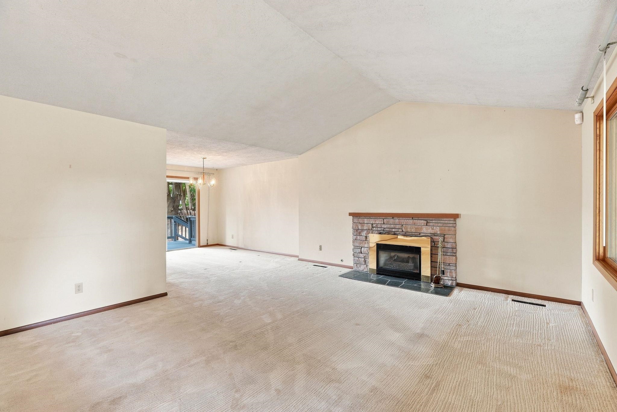 2639 E 39th Ave - Photo 4