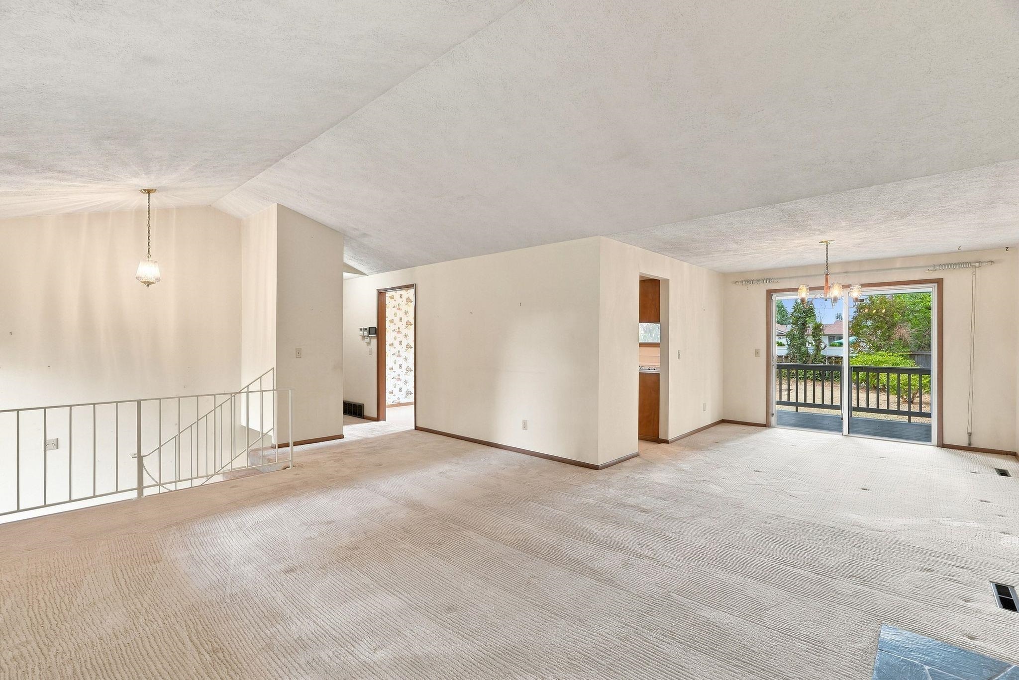 2639 E 39th Ave - Photo 8