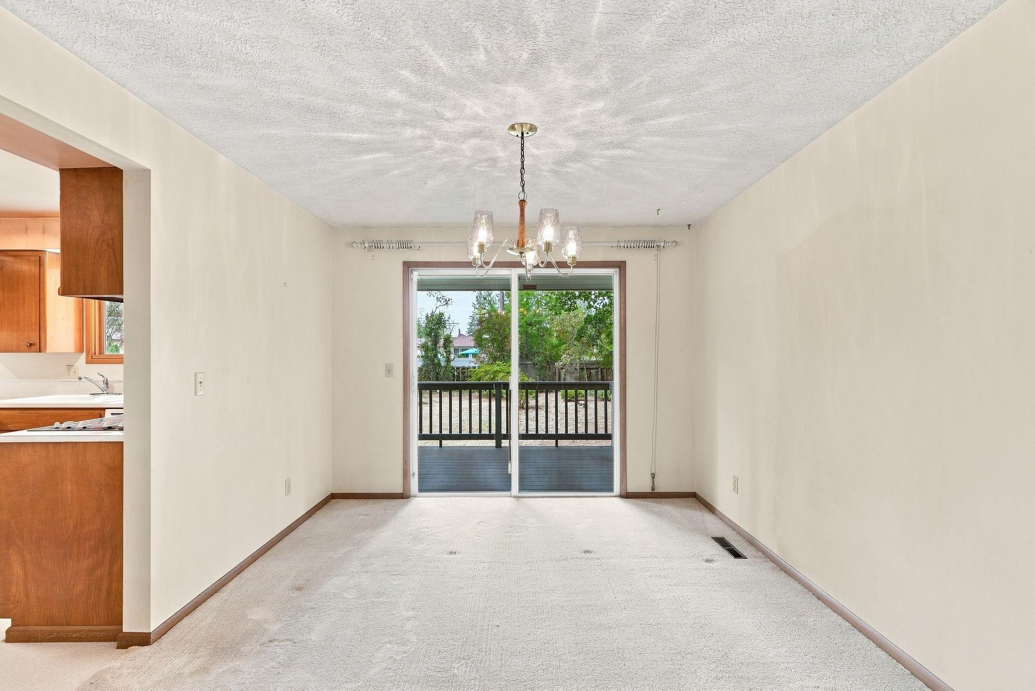 2639 E 39th Ave - Photo 9