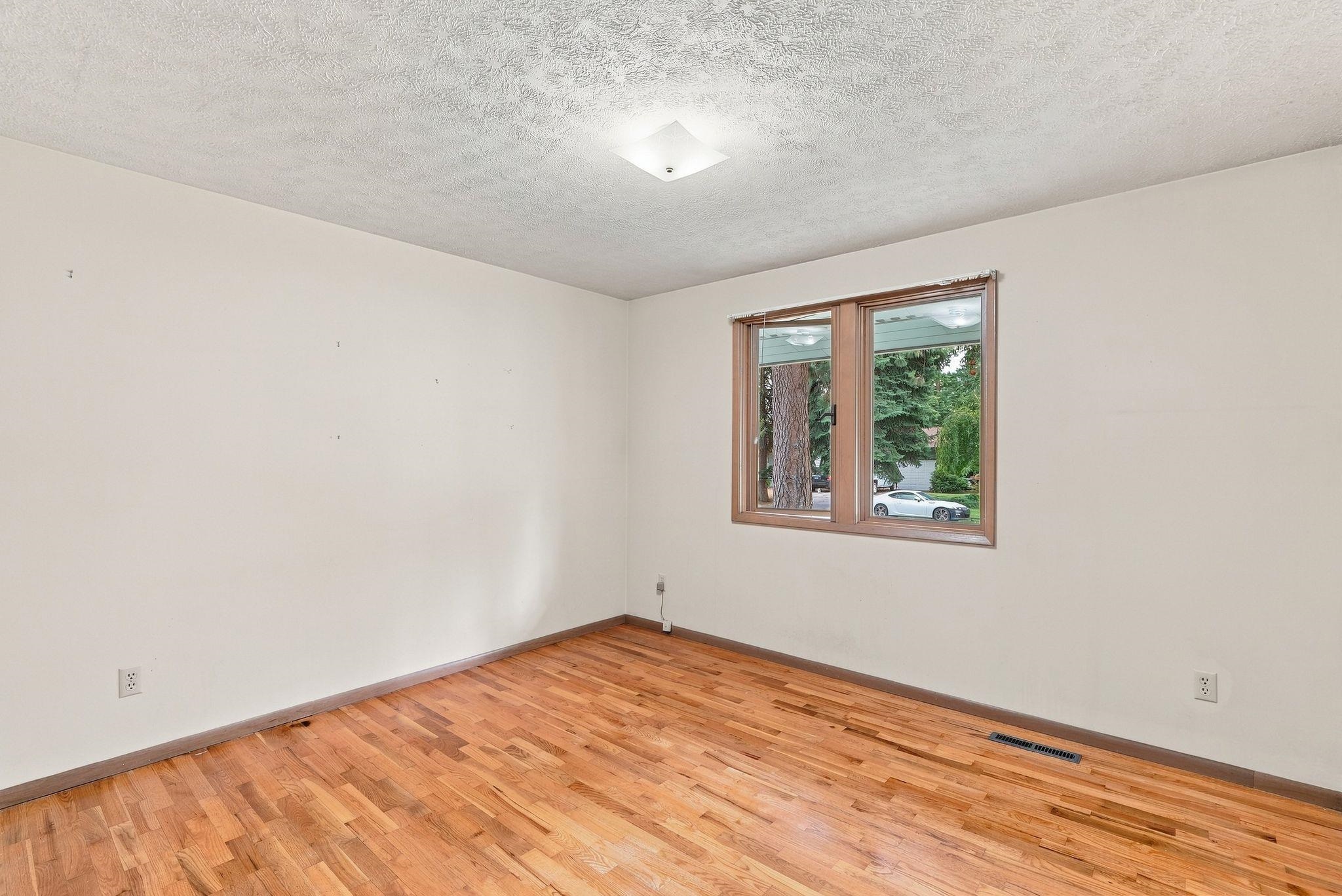 2639 E 39th Ave - Photo 23